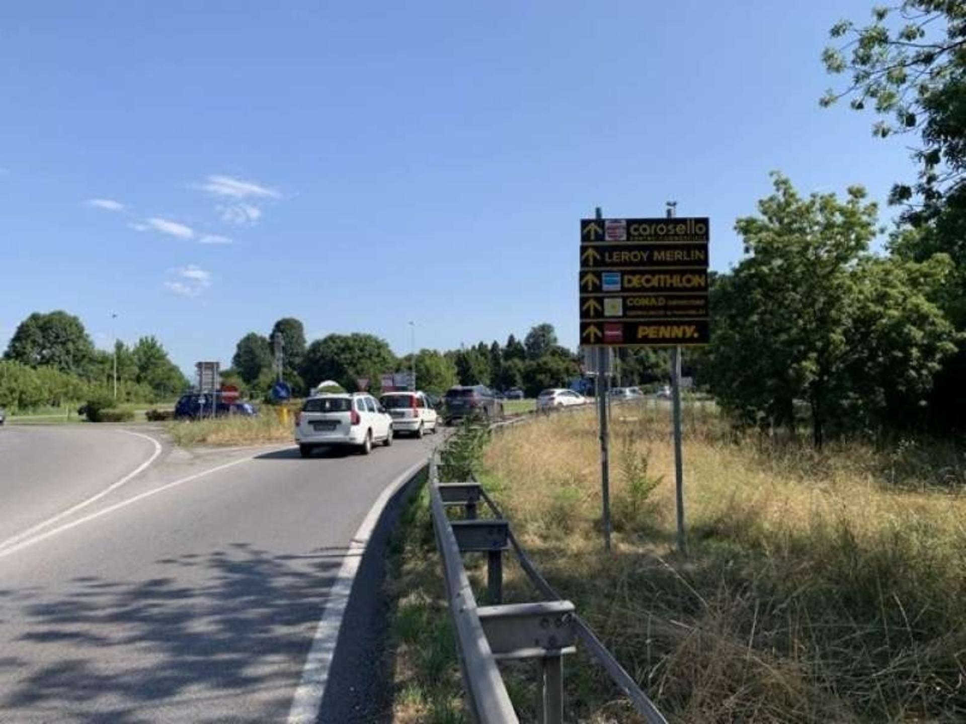 Impianto FRECCE / PREINSEGNE a Cernusco sul Naviglio, in zona Bar Giraffa - Mensa