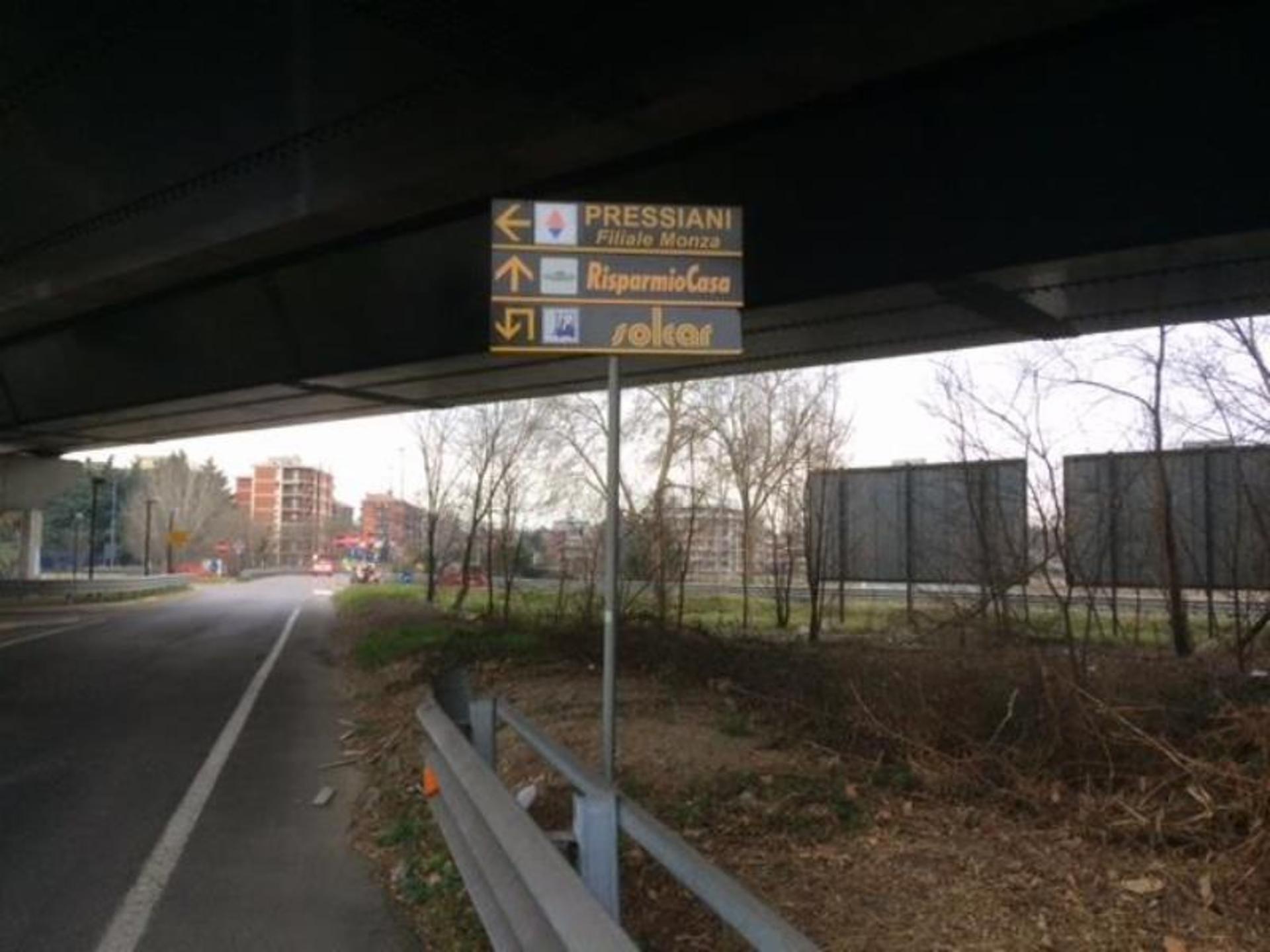 Impianto FRECCE / PREINSEGNE a Monza, in zona Bar Bisboccia