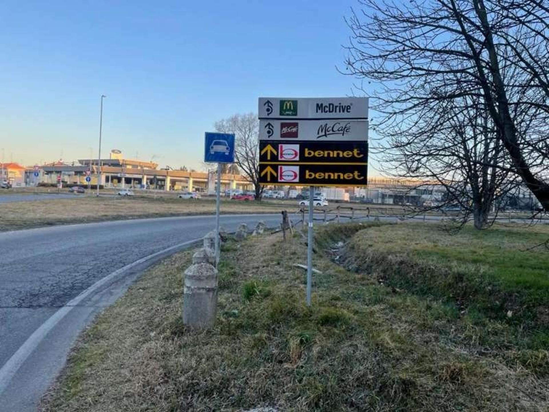 Impianto FRECCE / PREINSEGNE a Rho, in zona Esselunga