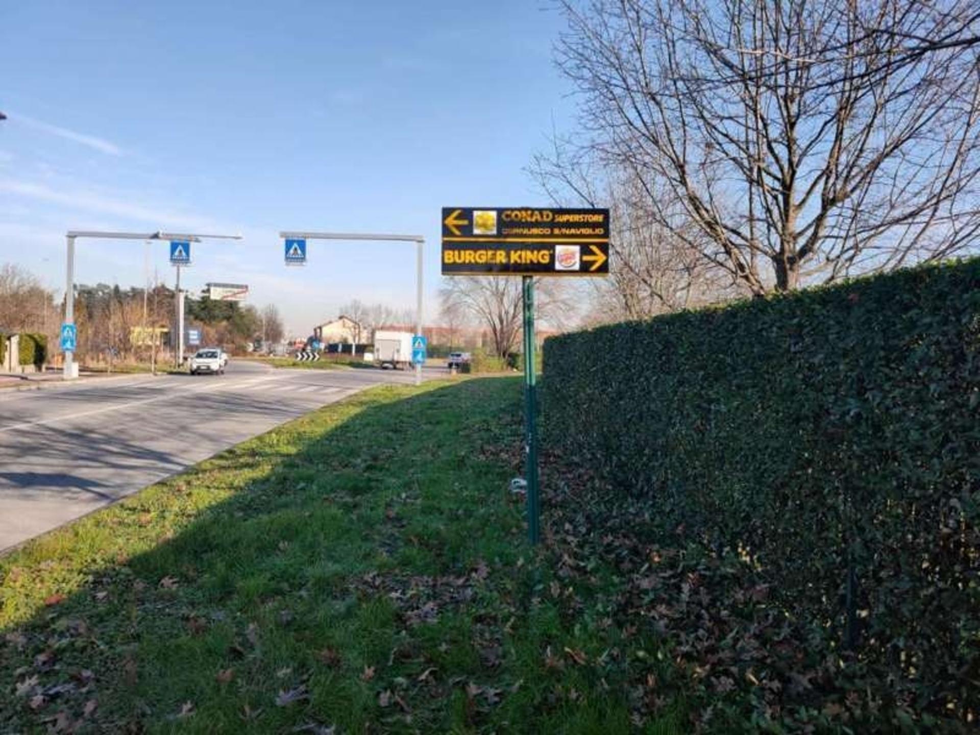 Impianto FRECCE / PREINSEGNE a Cernusco sul Naviglio, in zona Bar Giraffa - Mensa