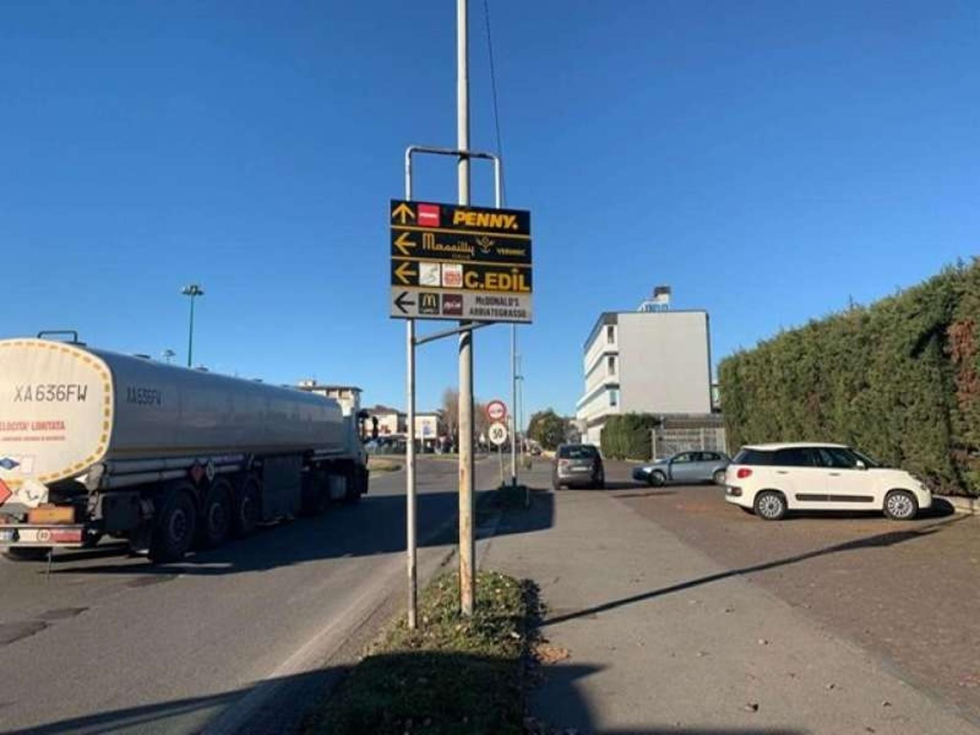 Impianto FRECCE / PREINSEGNE a Abbiategrasso, in zona SushiBo Abbiategrasso
