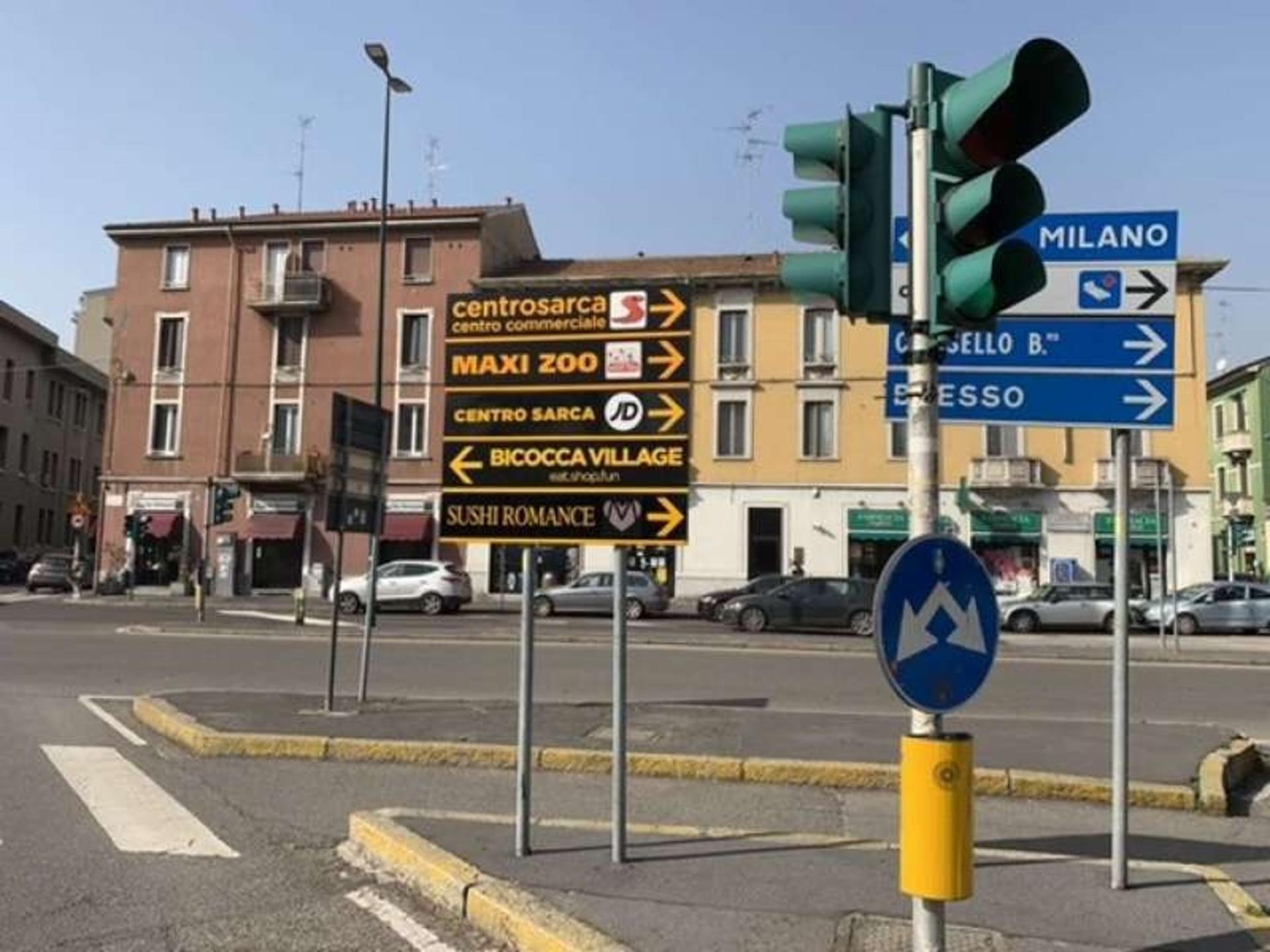Impianto FRECCE / PREINSEGNE a Sesto San Giovanni, in zona Bar Metropolis