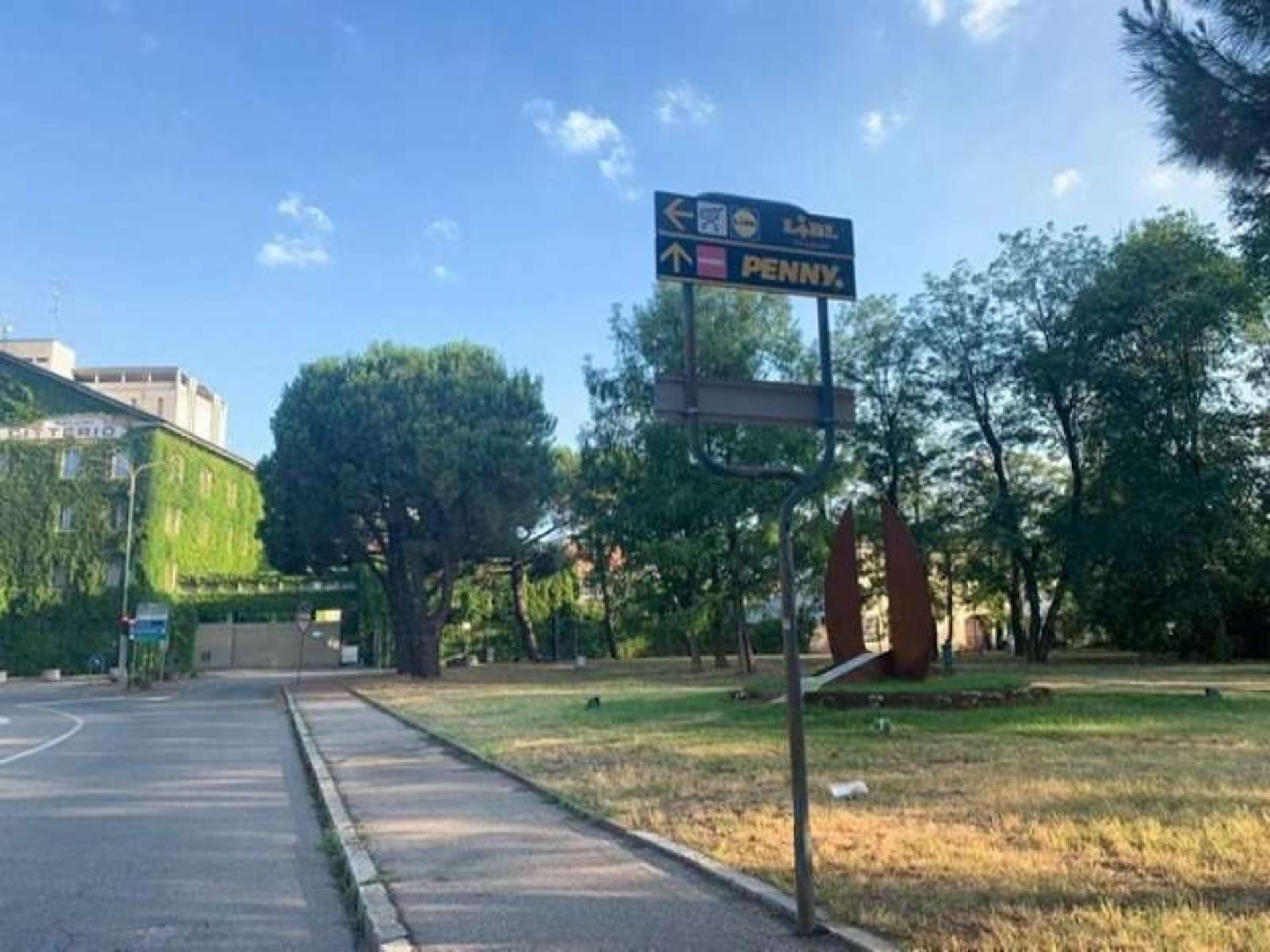 Impianto FRECCE / PREINSEGNE a Rho, in zona Easy Buy • Rho