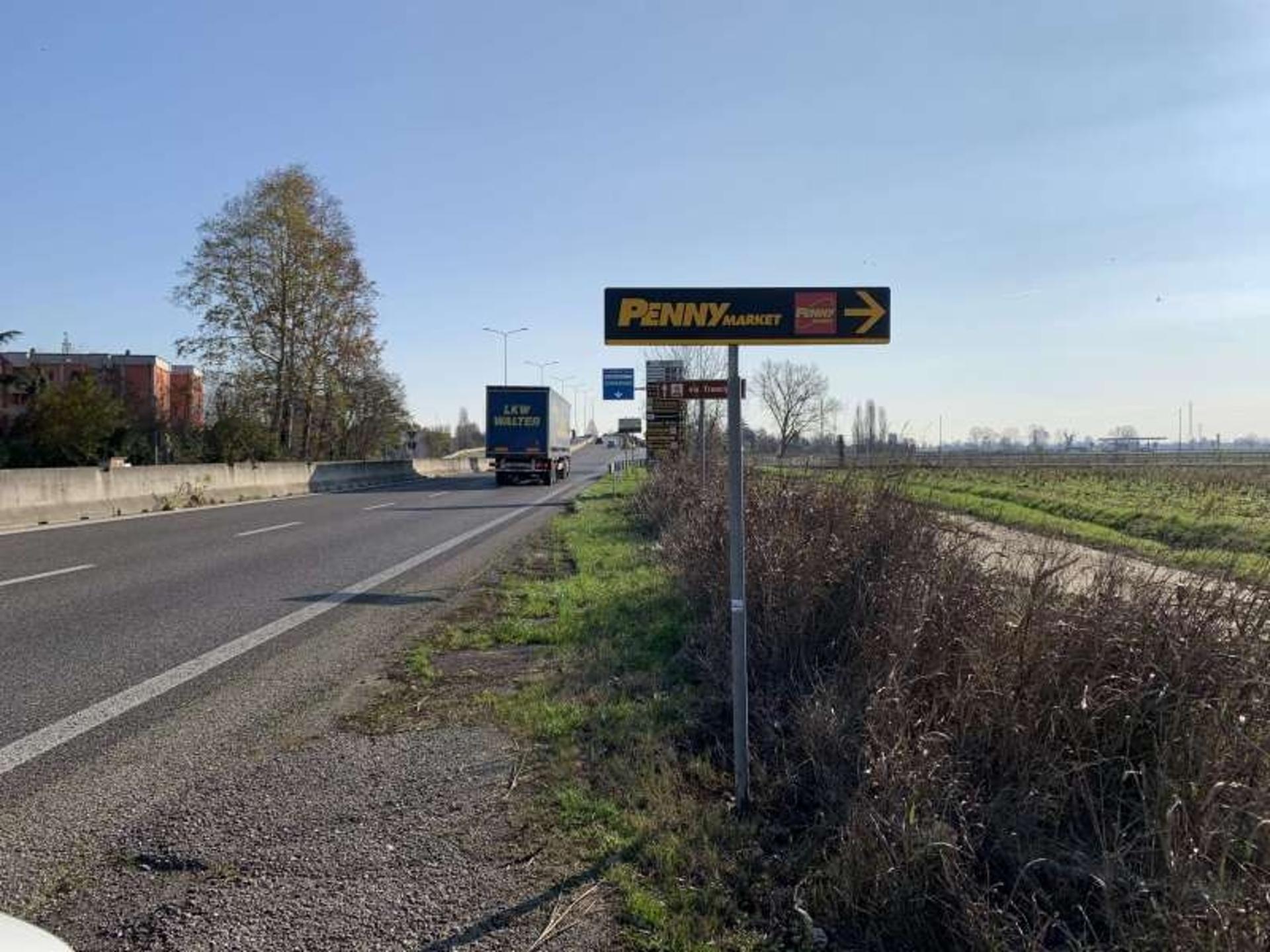 Impianto FRECCE / PREINSEGNE a Lodi, in zona Pizzeria Genovese 2