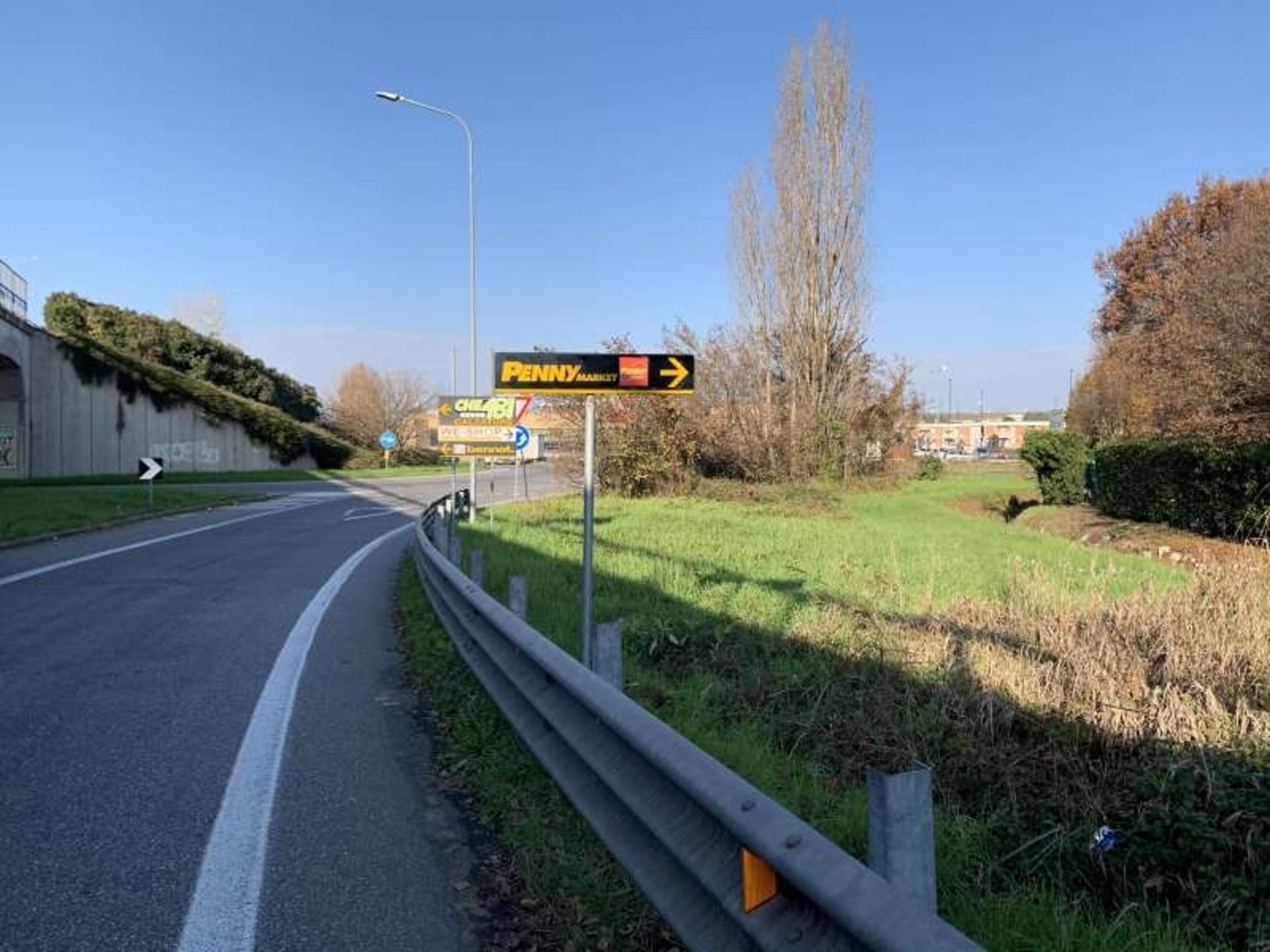 Impianto FRECCE / PREINSEGNE a Lodi, in zona Burger King