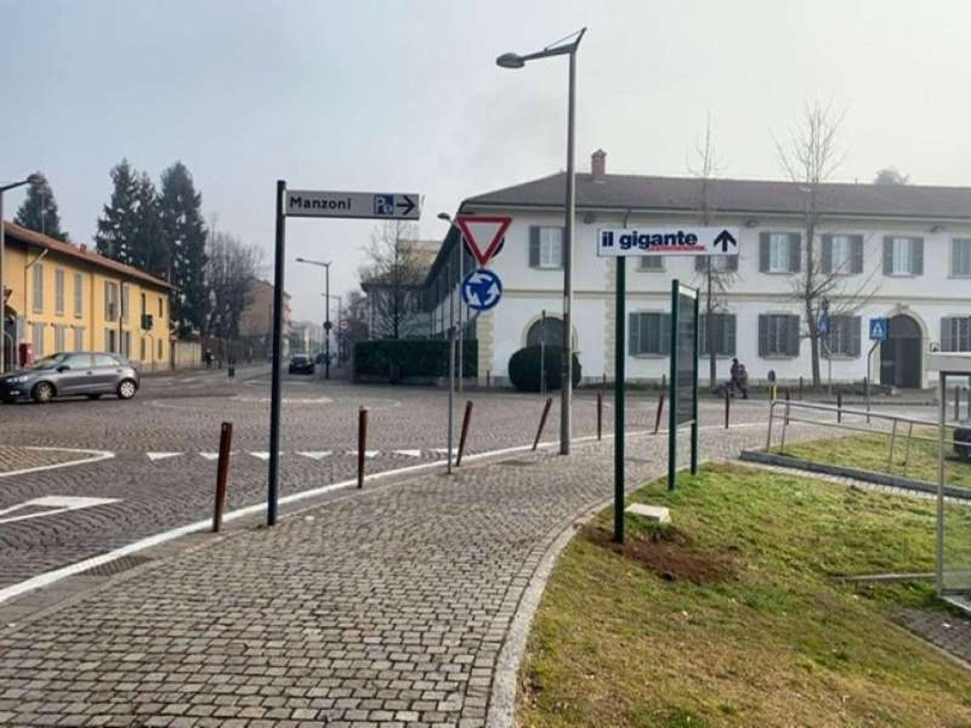 Impianto FRECCE / PREINSEGNE a Cernusco sul Naviglio, in zona Panfruit Minimarket