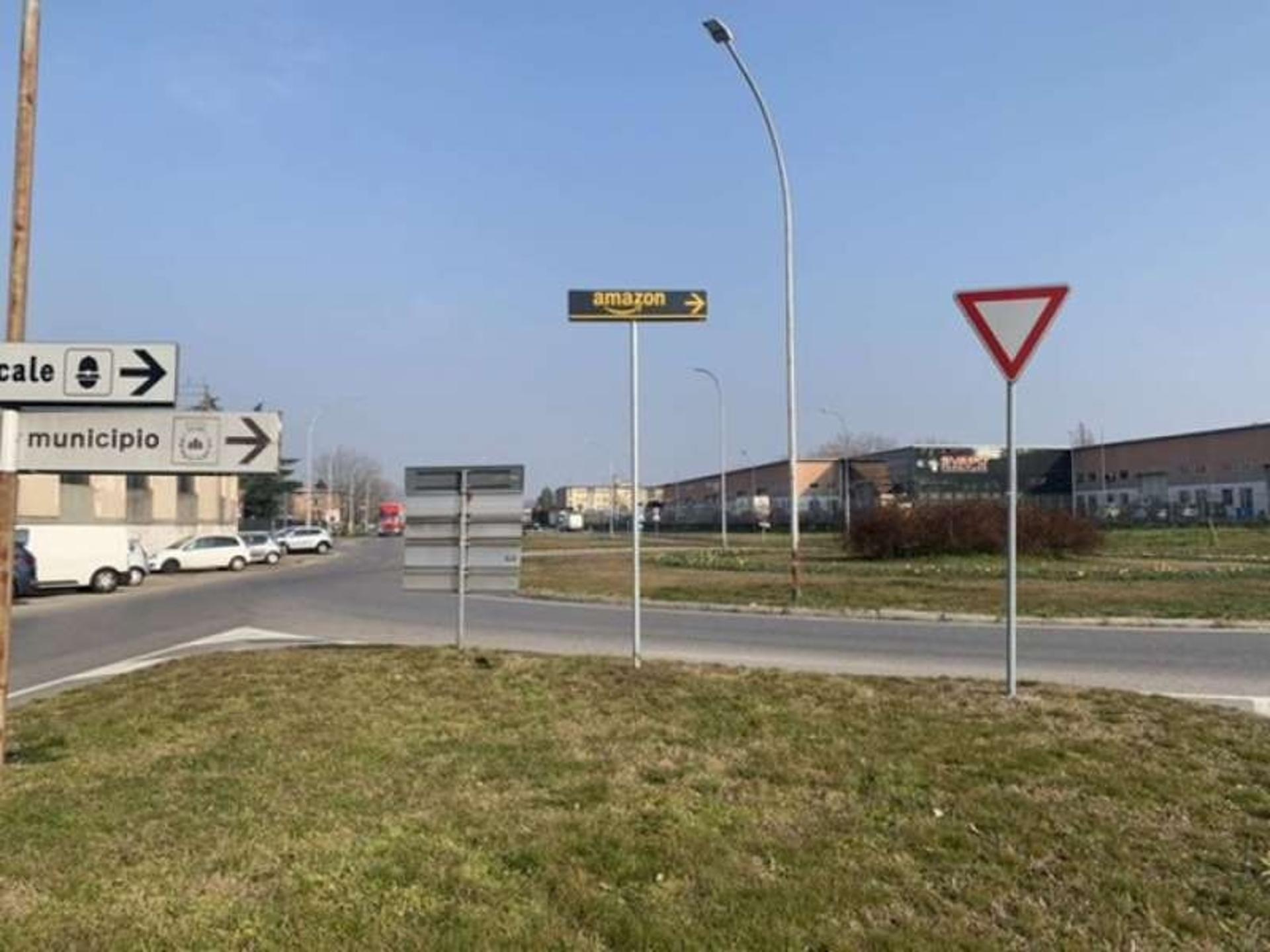 Impianto FRECCE / PREINSEGNE a Peschiera Borromeo, in zona Ristorante New Basilico