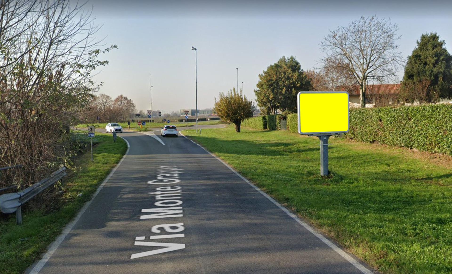 Impianto CARTELLONISTICA a Pessano con Bornago, in zona Piscina Pessano con Bornago