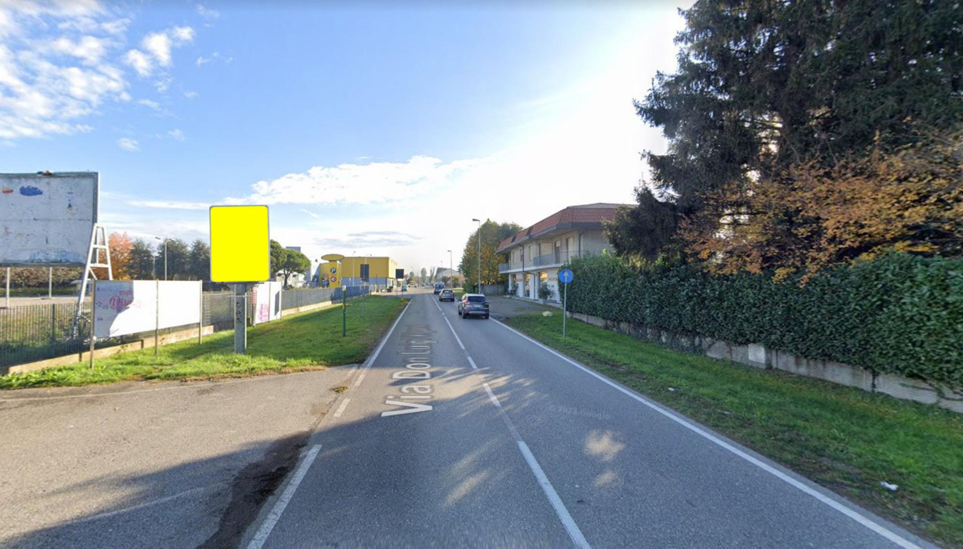 Impianto CARTELLONISTICA a Cesano Maderno, in zona Mazzola arredamenti
