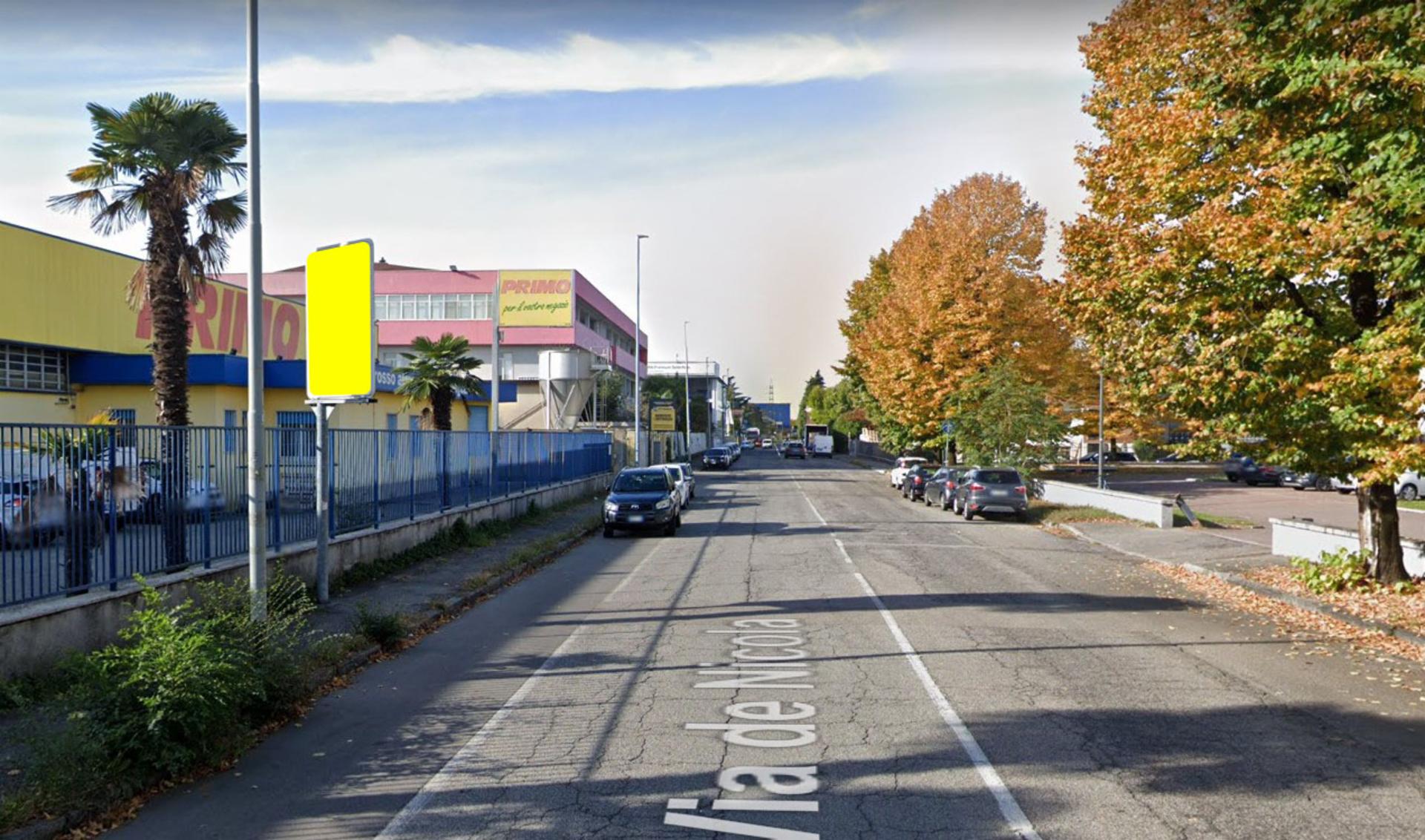 Impianto CARTELLONISTICA a Cesano Boscone, in zona Unieuro