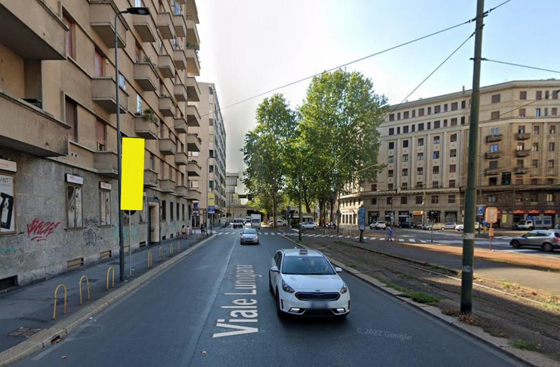 Impianto VERTICAL BANNER a Milano, in zona Lovely poke