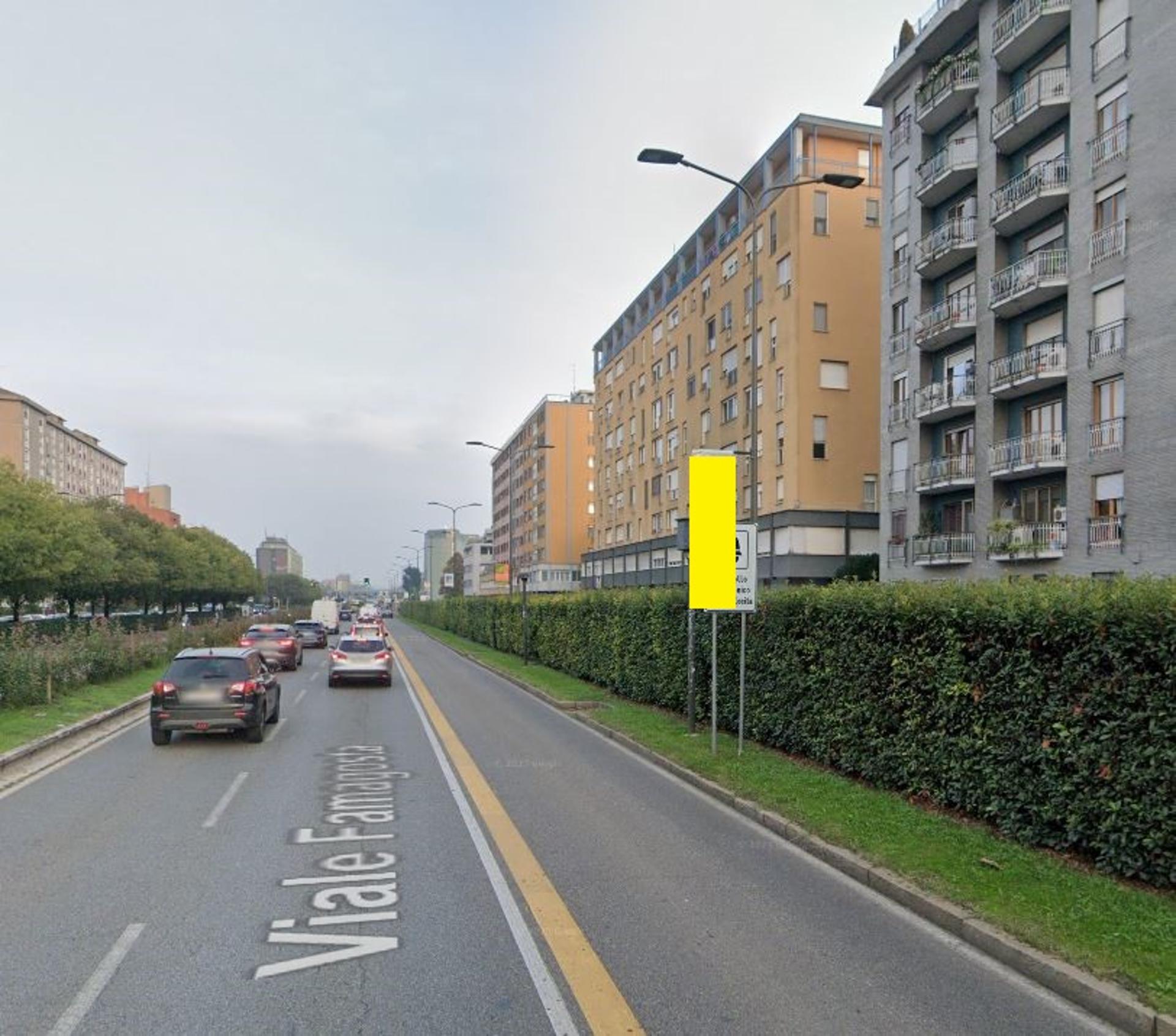 Impianto VERTICAL BANNER a Milano, in zona Mille Foglie