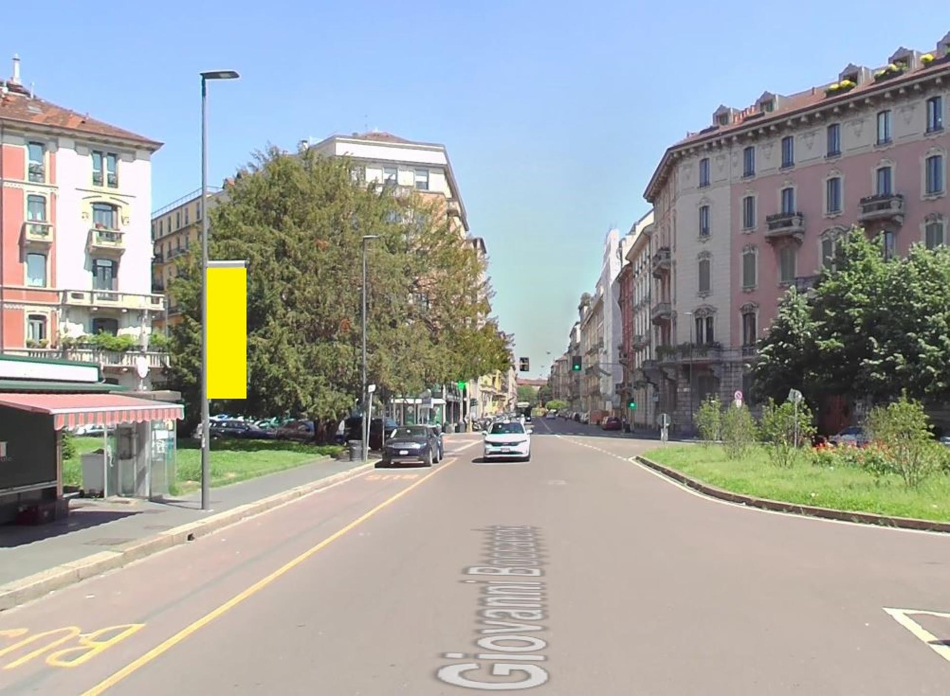 Impianto VERTICAL BANNER a Milano, in zona On air