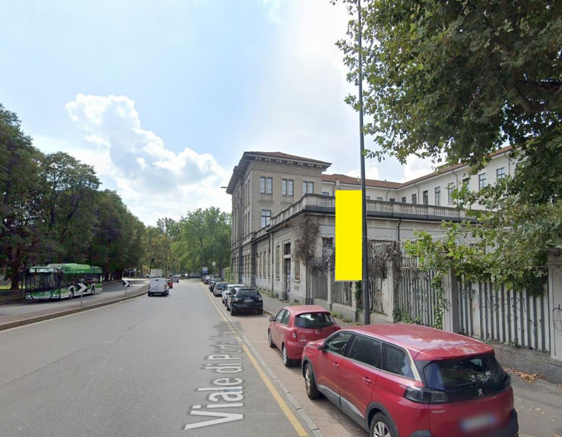 Impianto vertical banner a Milano