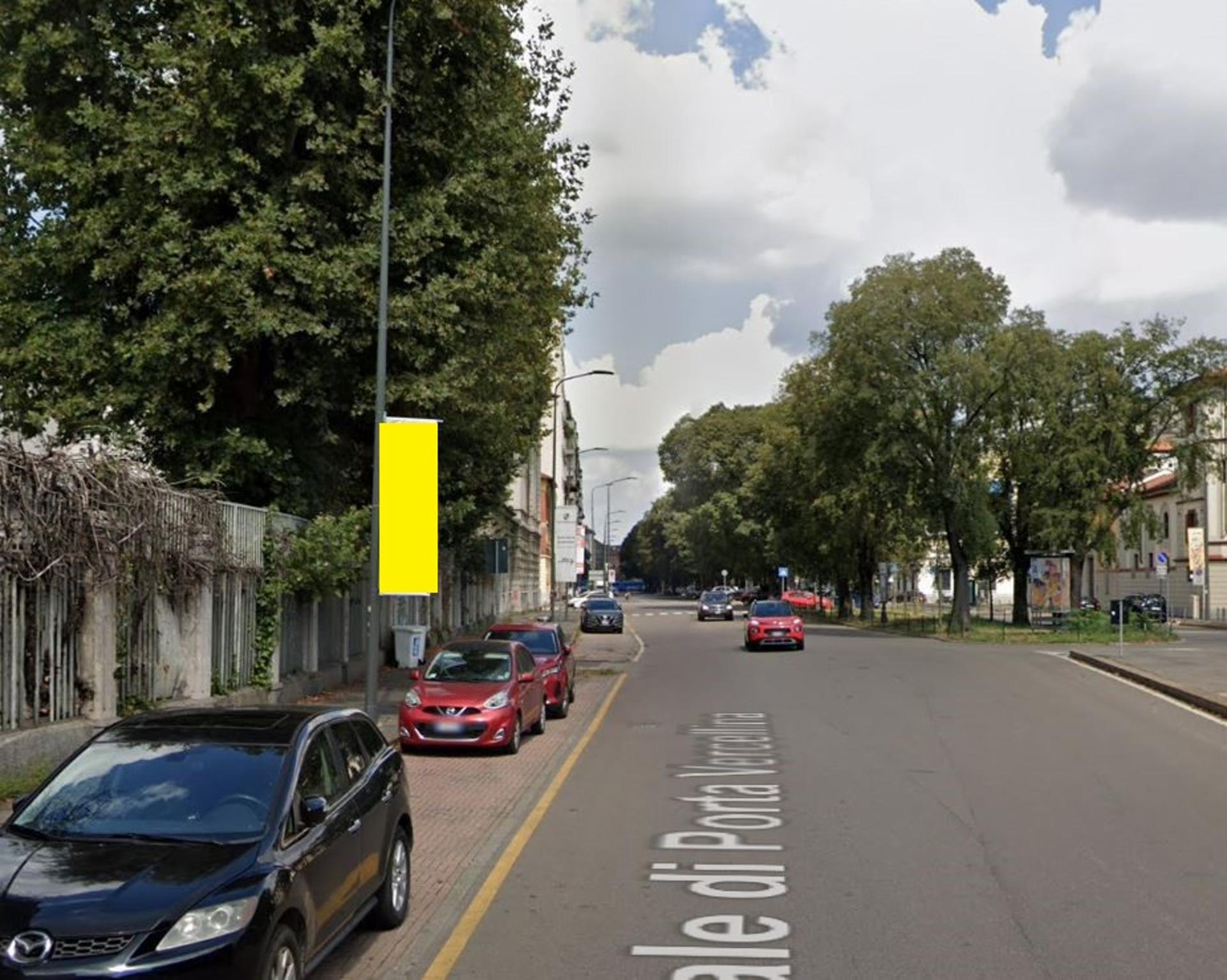 Impianto VERTICAL BANNER a Milano, in zona Idea taglio