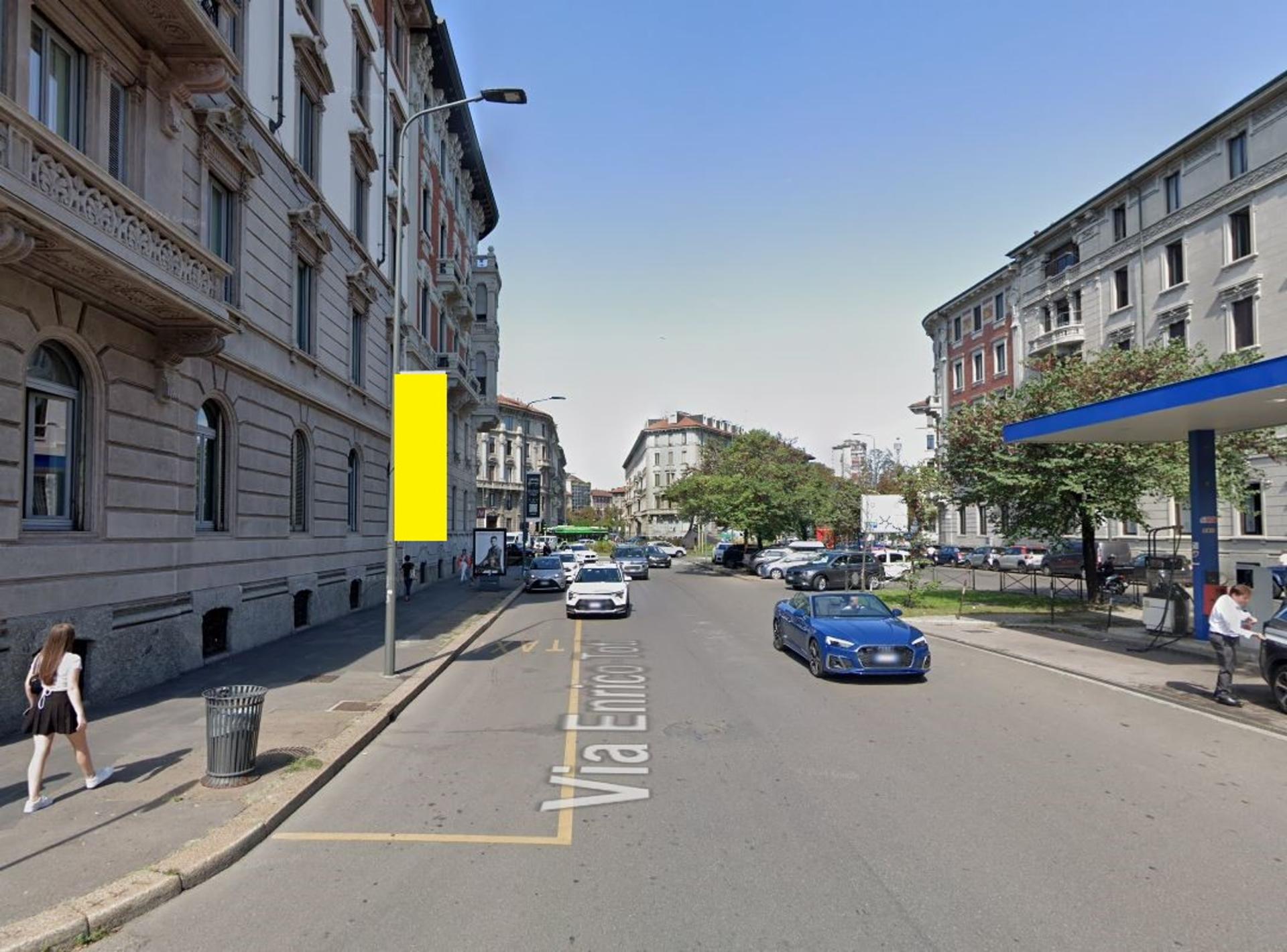 Impianto VERTICAL BANNER a Milano, in zona Stefano Cesano