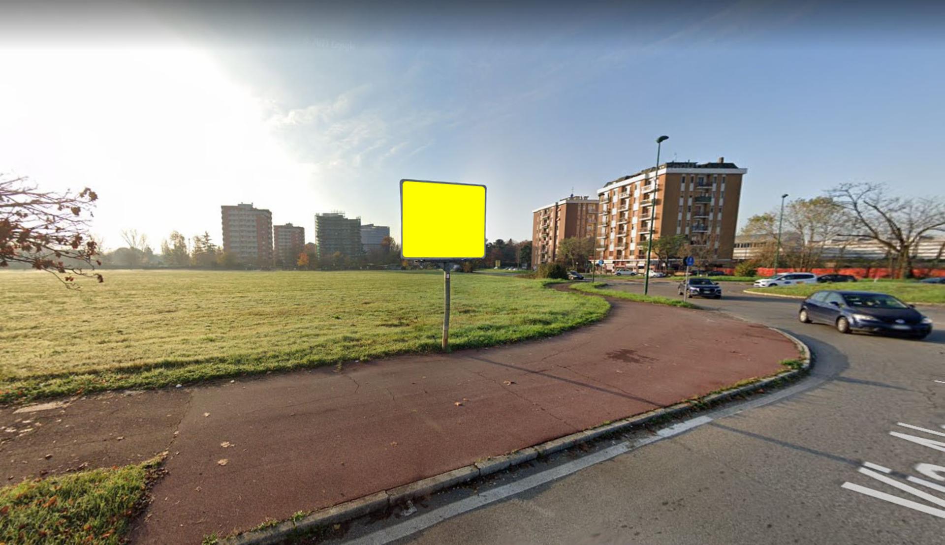 Impianto CARTELLONISTICA a Cusano Milanino, in zona In's Mercato