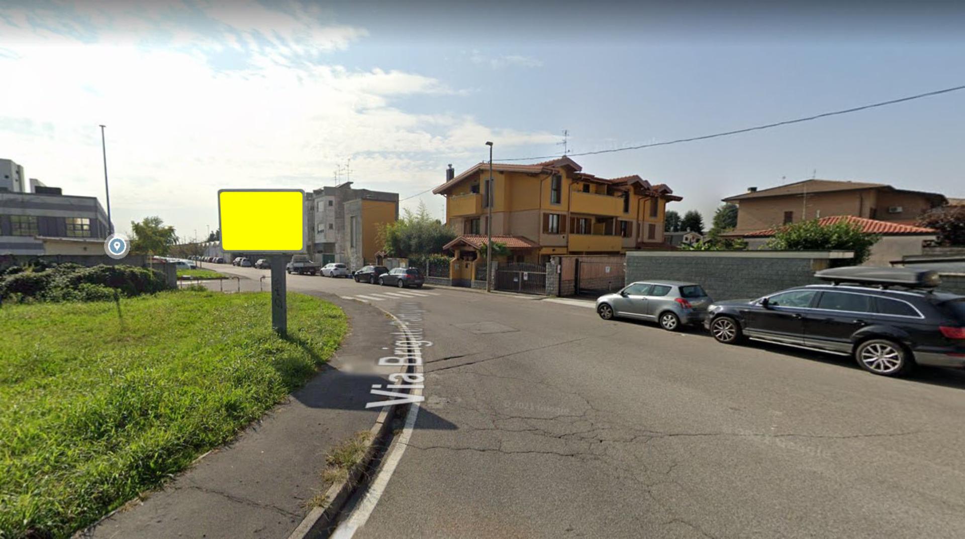 Impianto CARTELLONISTICA a Paderno Dugnano, in zona Harley - Caffè