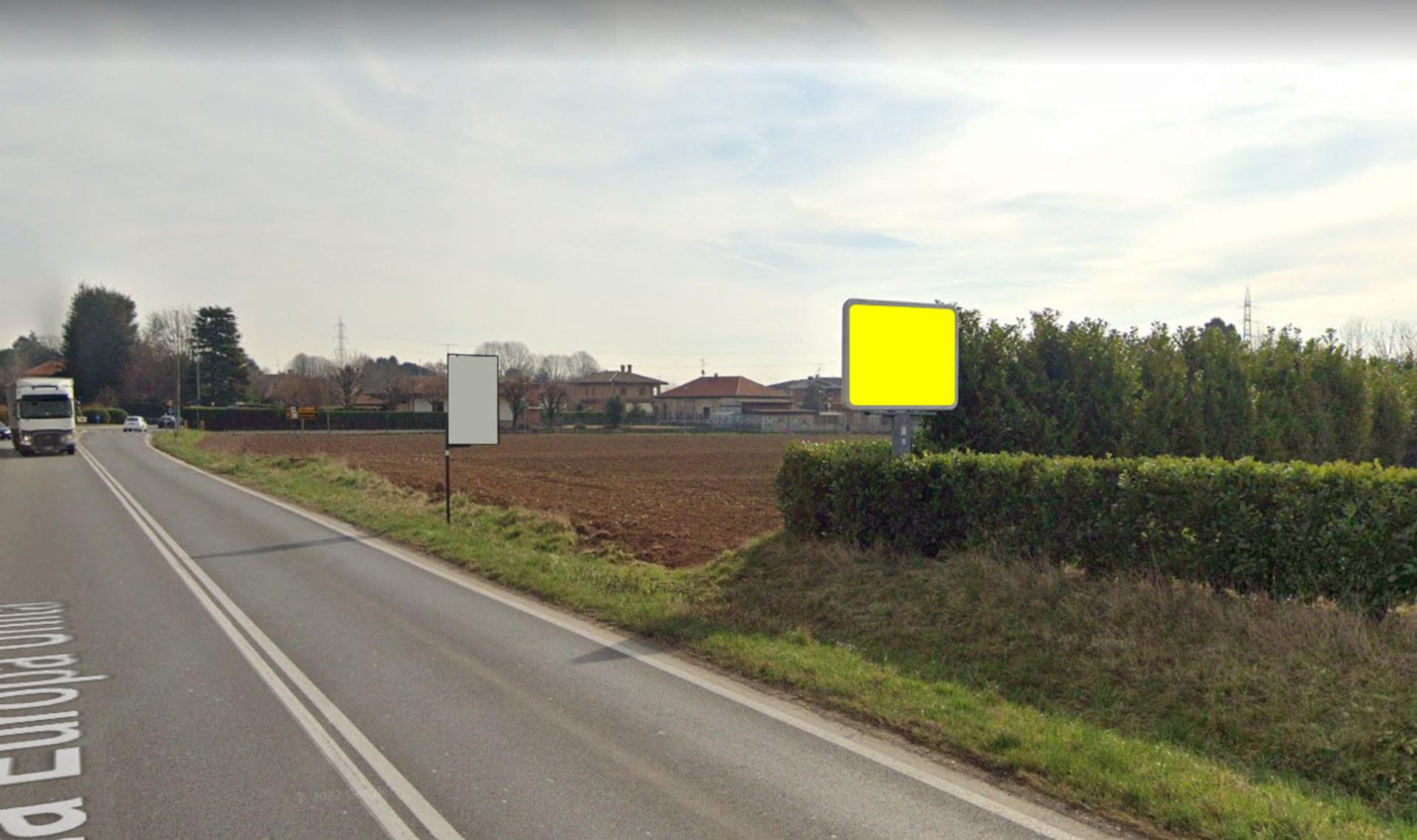 Impianto CARTELLONISTICA a Cermenate, in zona Gold Coffee & More