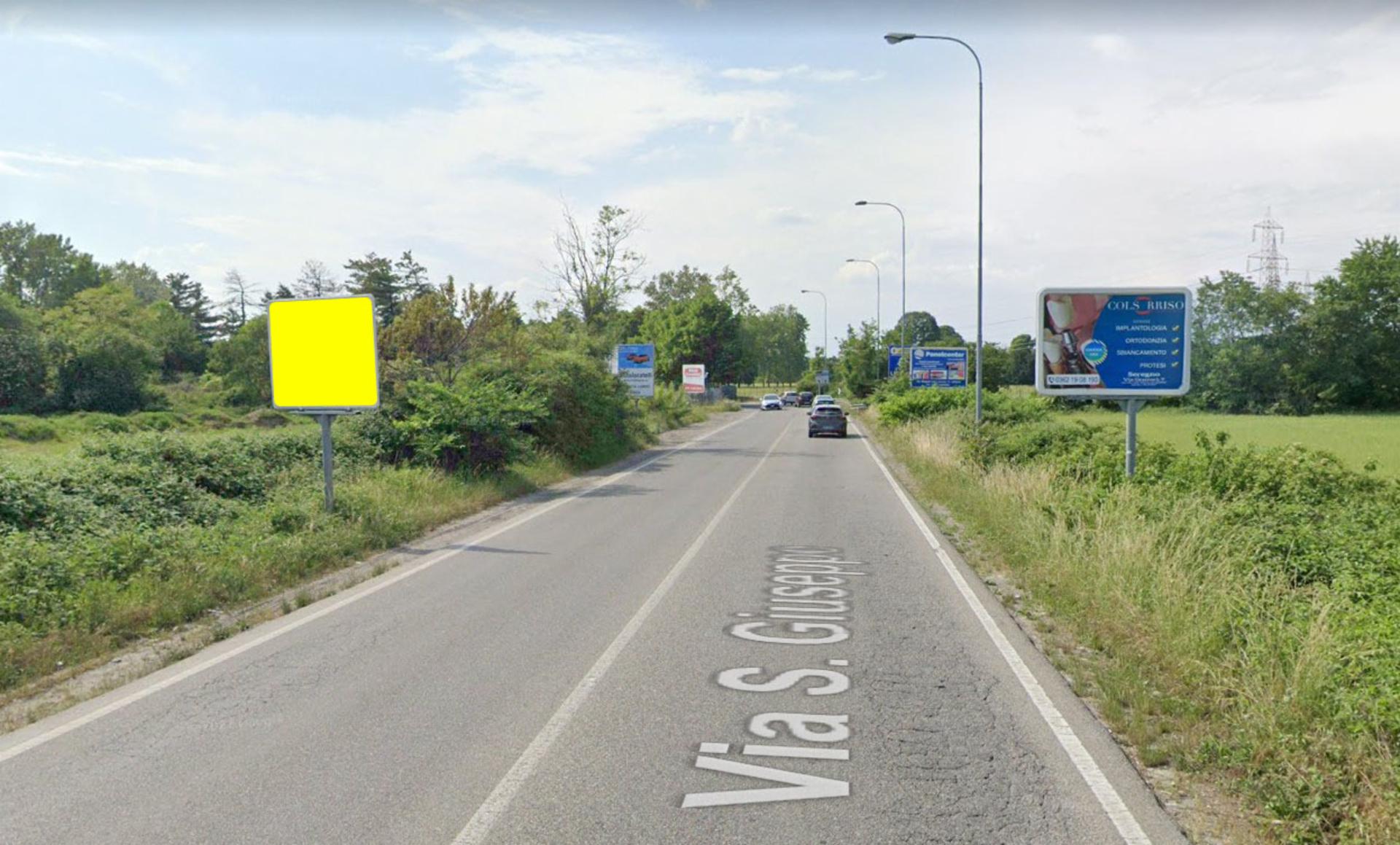 Impianto CARTELLONISTICA a Desio, in zona Real home & fashion