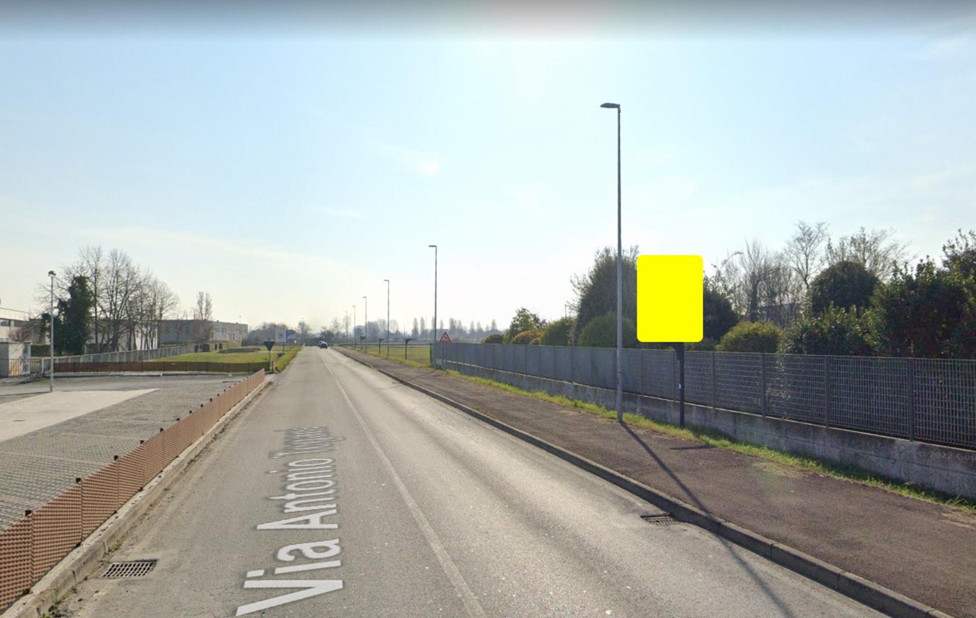 Impianto CARTELLONISTICA a Reggio nell'Emilia, in zona Salon Ambience