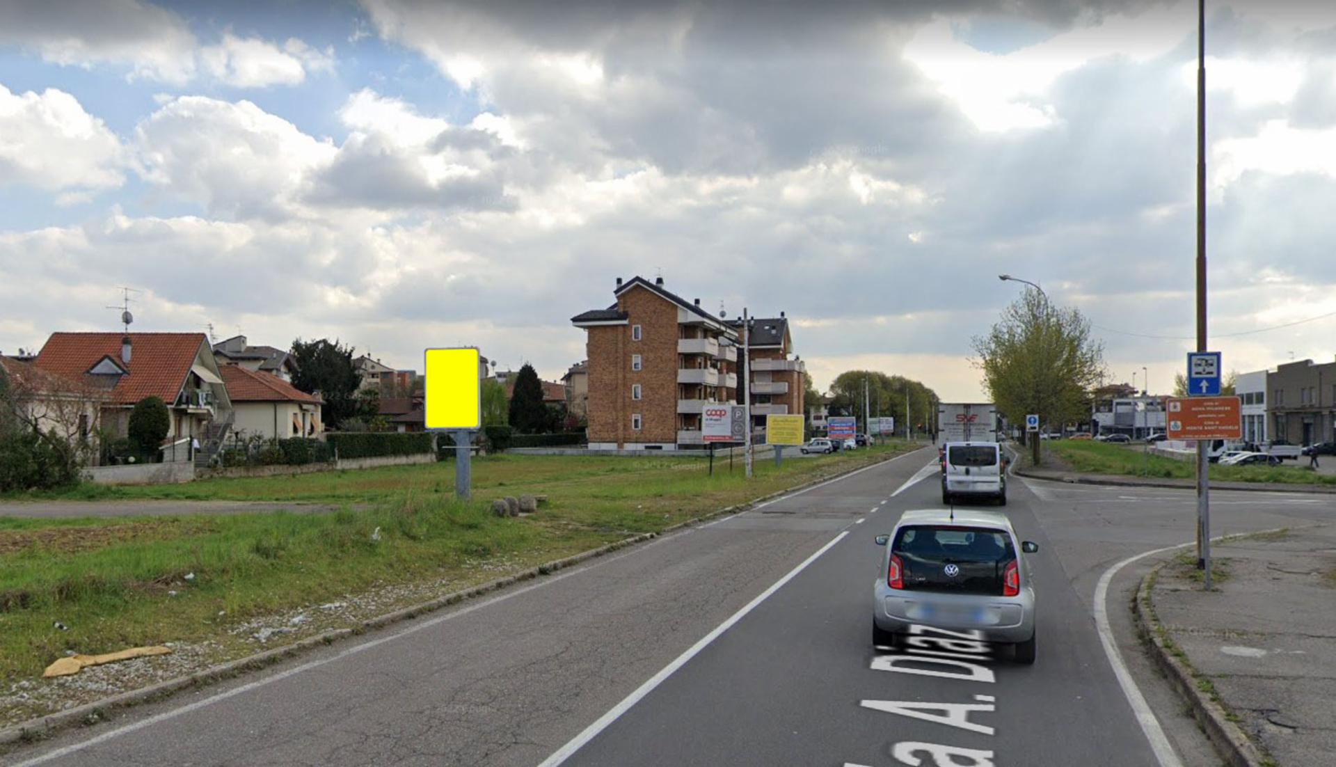 Impianto CARTELLONISTICA a Nova Milanese, in zona Rouge bar