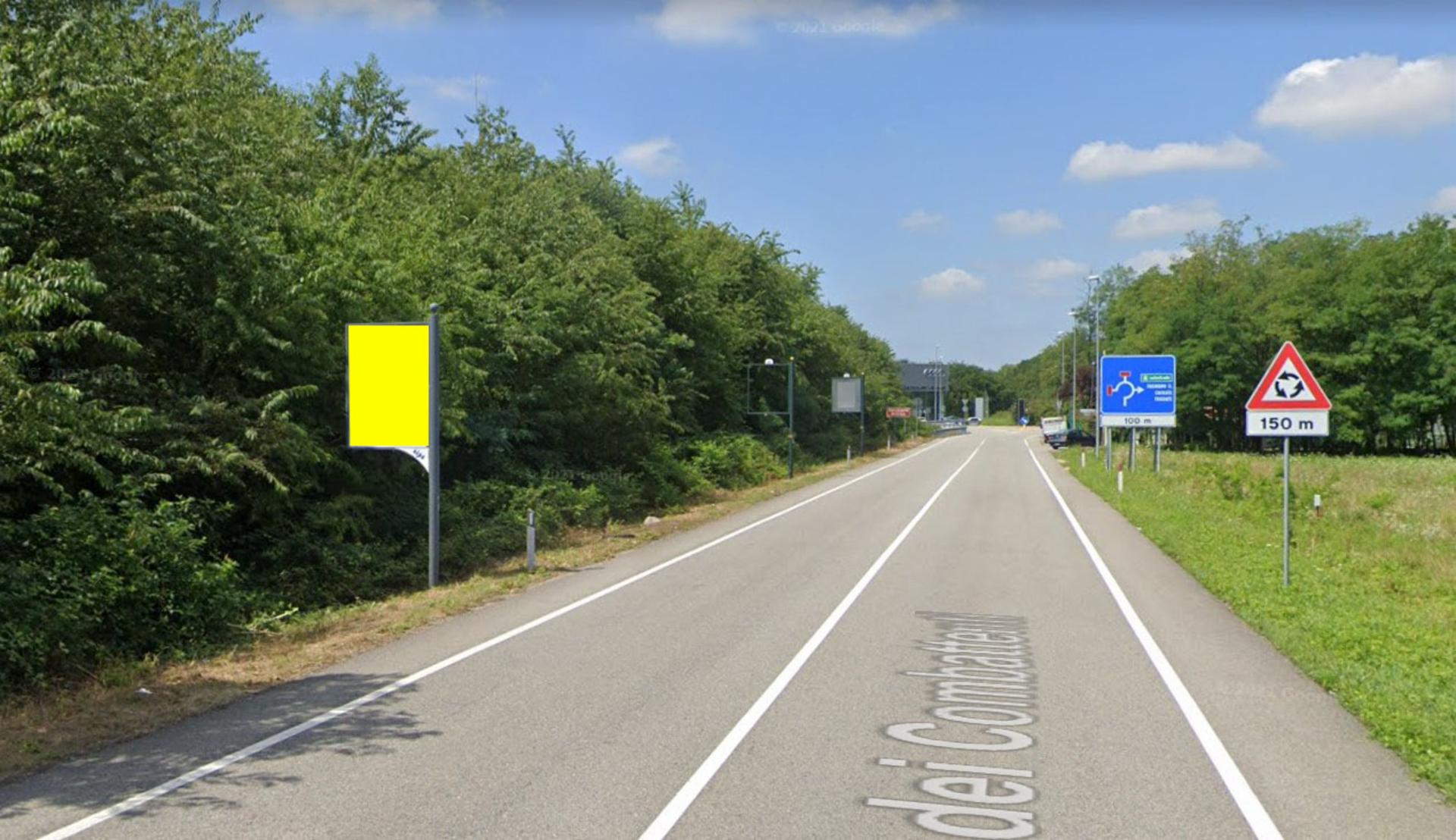 Impianto CARTELLONISTICA a Solbiate Olona, in zona Iper Farma