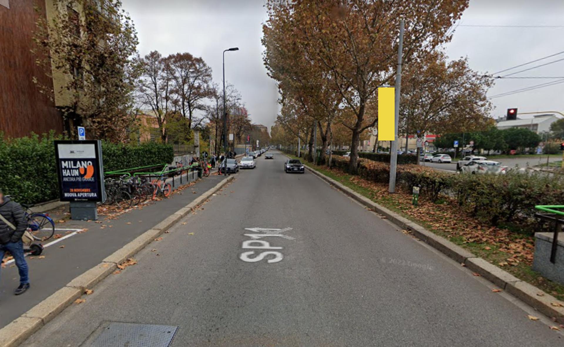 Impianto VERTICAL BANNER a Milano, in zona Letizia Wellness