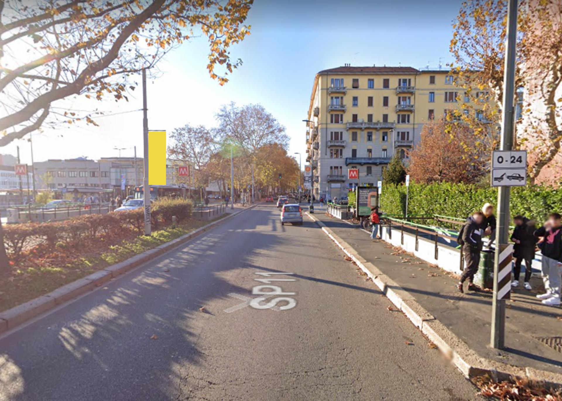 Impianto vertical banner a Milano