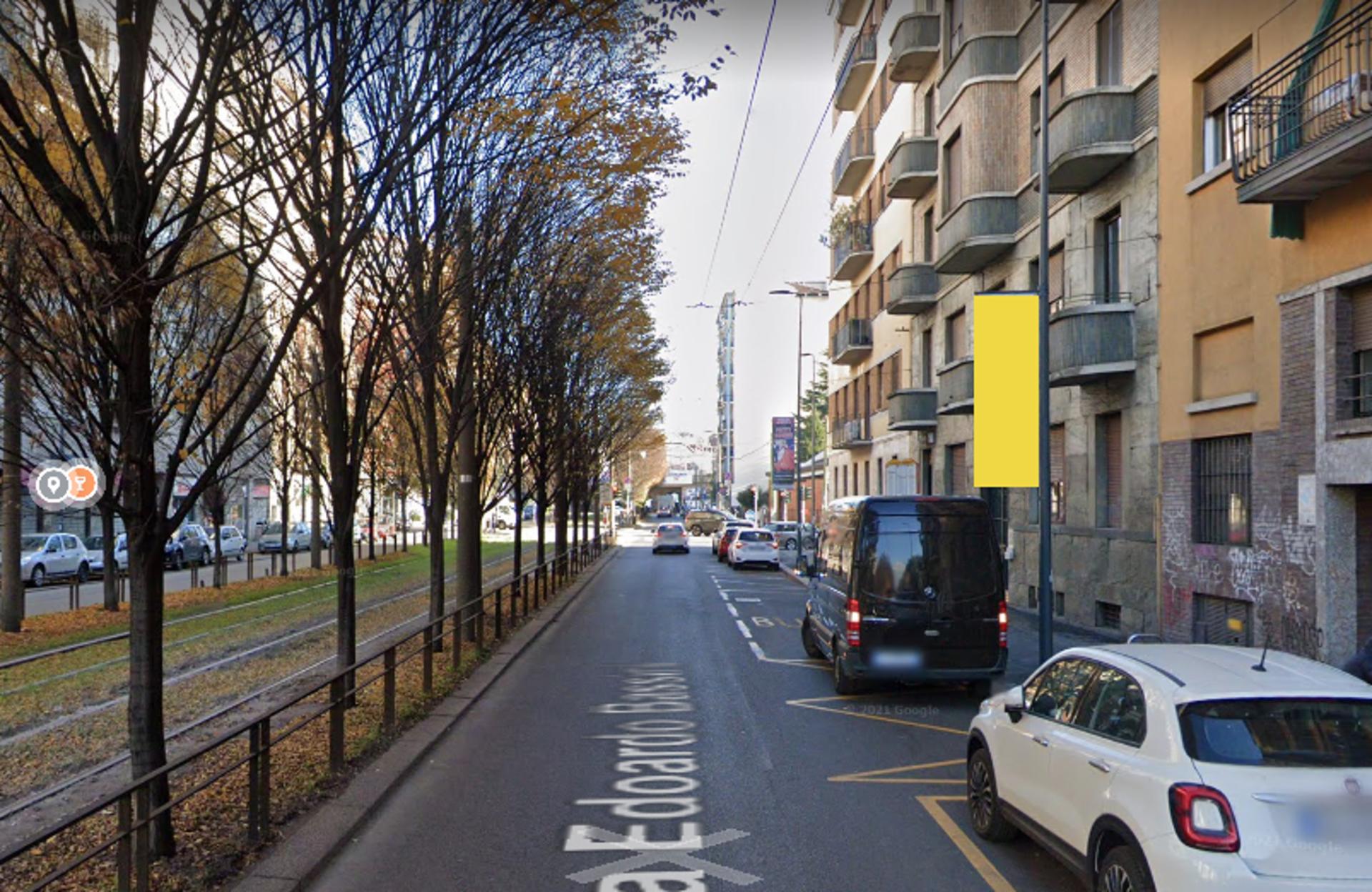 Impianto VERTICAL BANNER a Milano, in zona Birrificio Lambrate