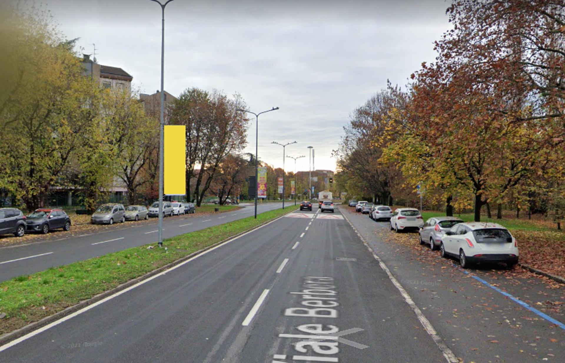 Impianto VERTICAL BANNER a Milano, in zona Gemini