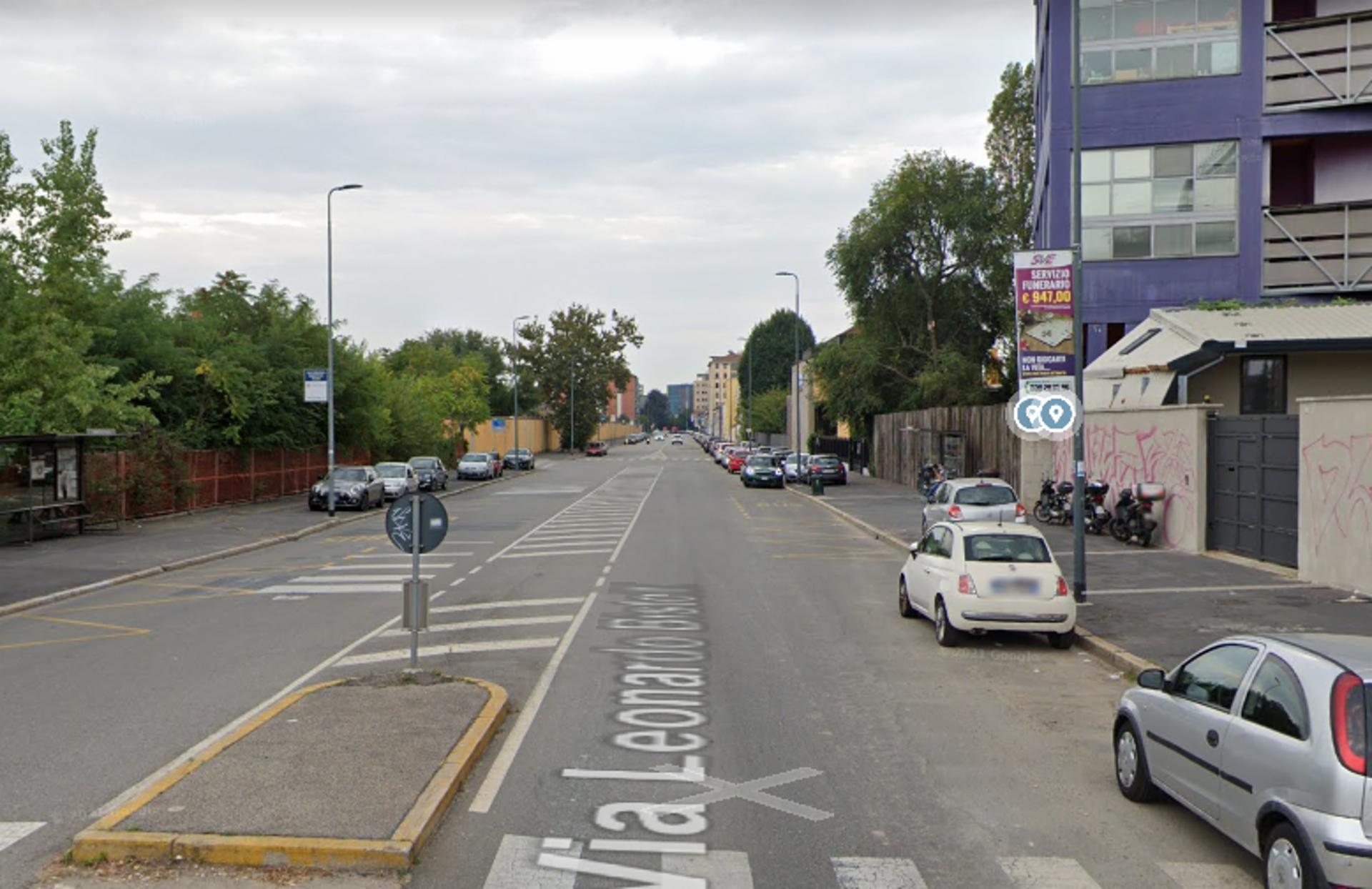 Impianto VERTICAL BANNER a Milano, in zona Simpaty