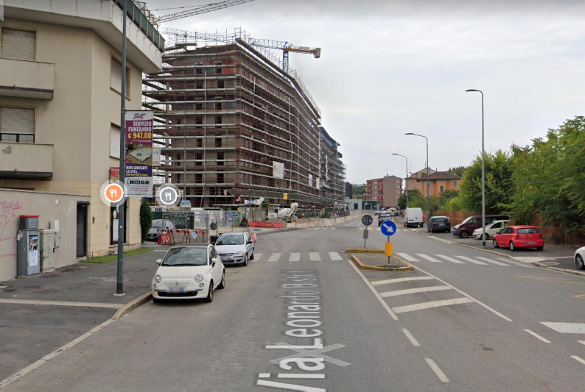 Impianto VERTICAL BANNER a Milano, in zona Simpaty