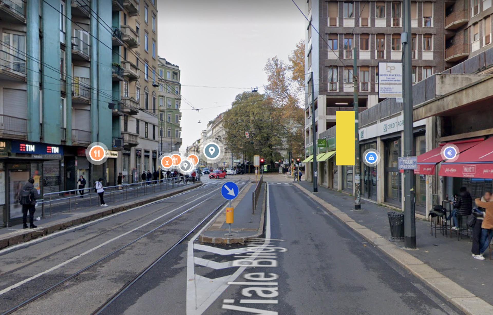 Impianto vertical banner a Milano