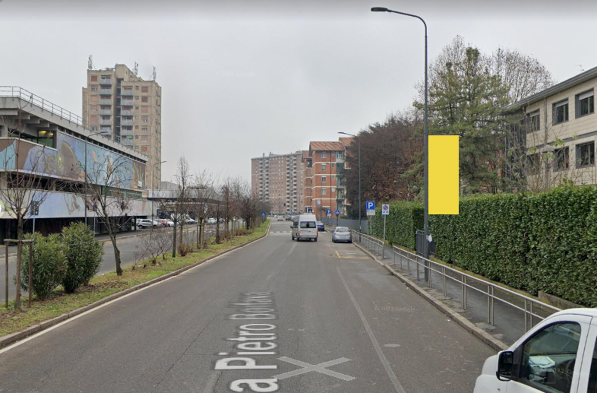 Impianto VERTICAL BANNER a Milano, in zona Viola