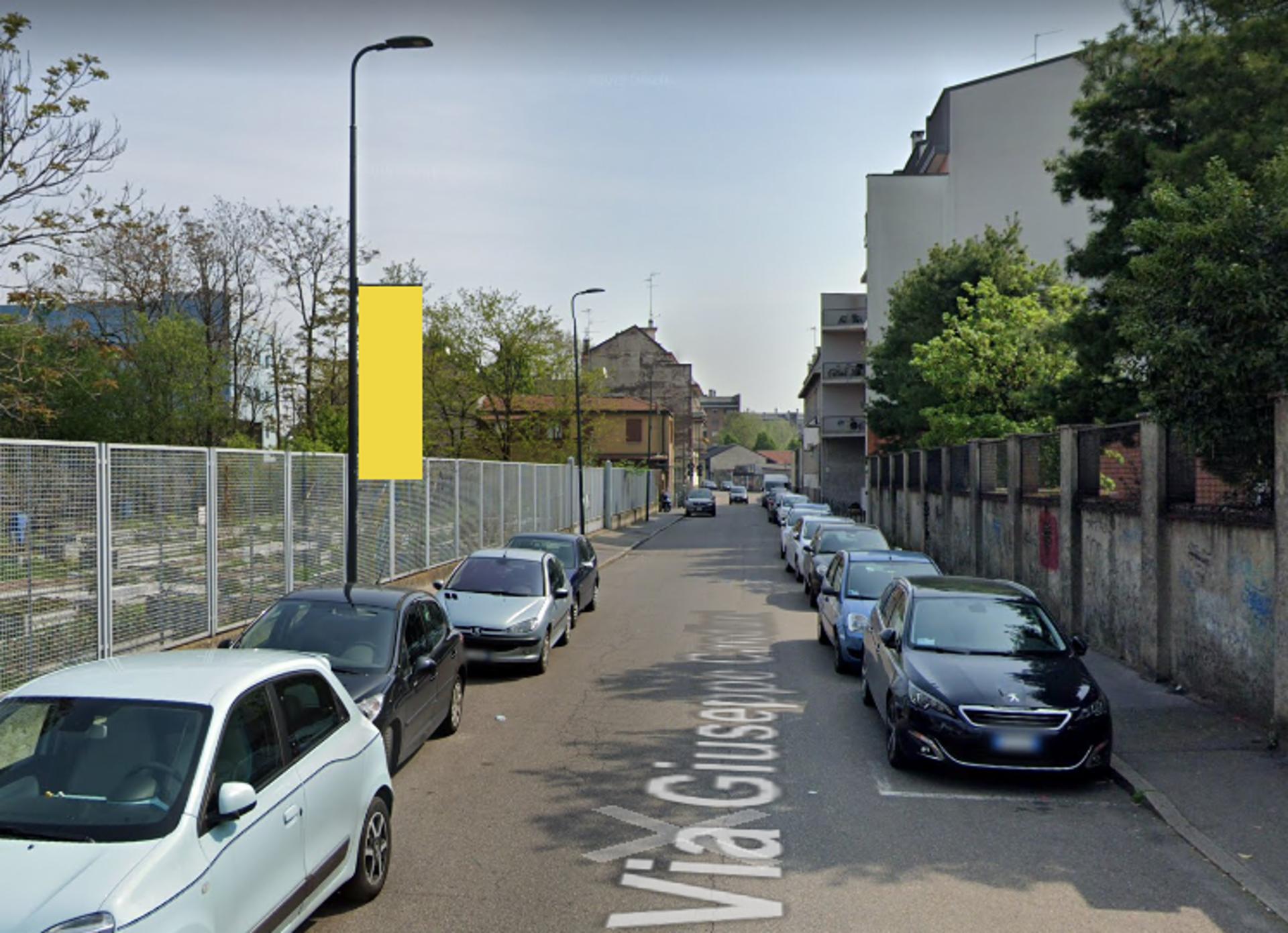 Impianto VERTICAL BANNER a Milano, in zona Conny &…