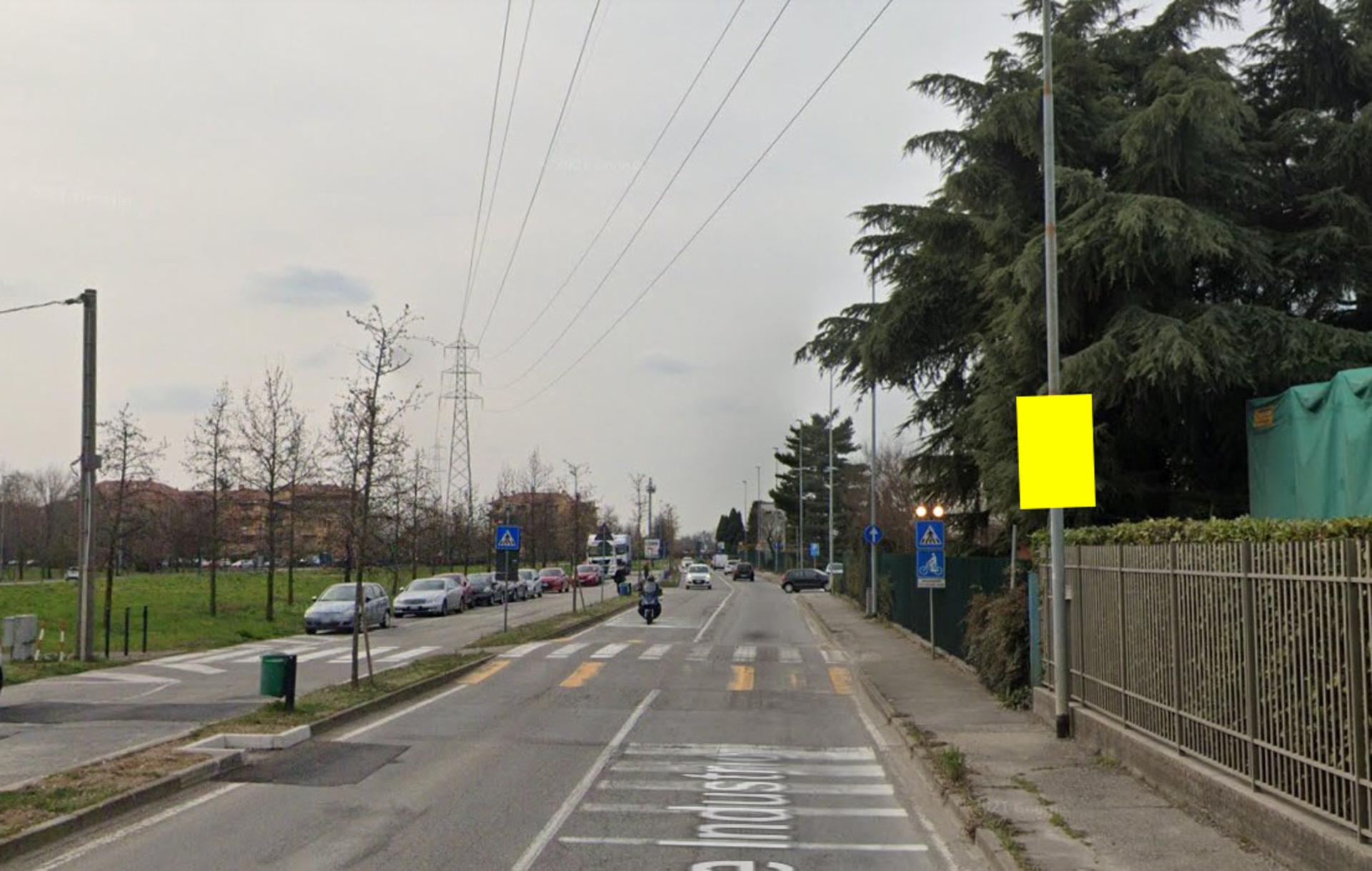 Impianto POLE MEDIA a Caponago, in zona Everline Center