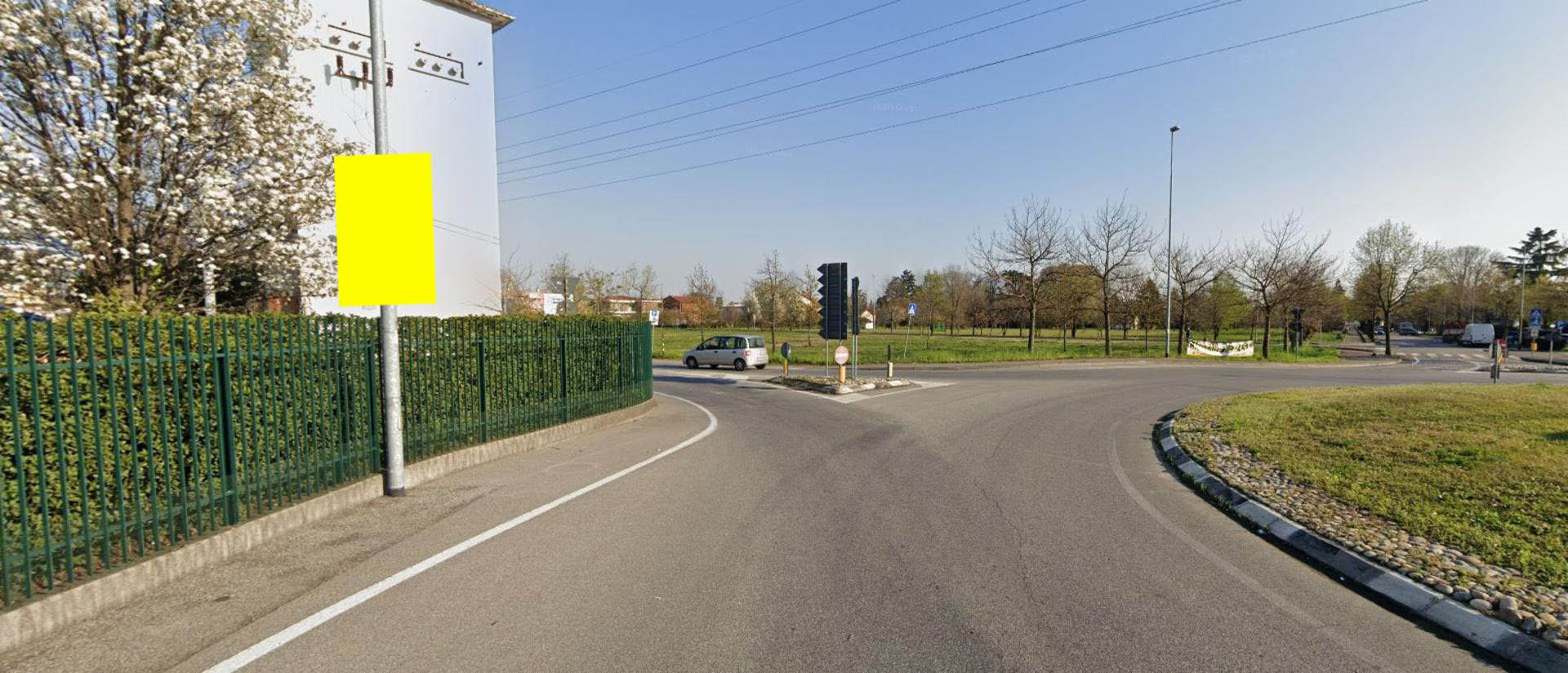 Impianto POLE MEDIA a Caponago, in zona Ok Sigma dei Fratelli Brambilla