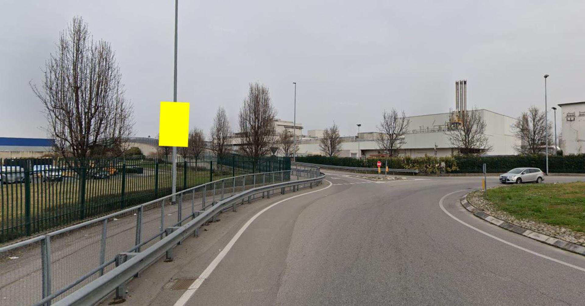 Impianto POLE MEDIA a Caponago, in zona Ok Sigma dei Fratelli Brambilla