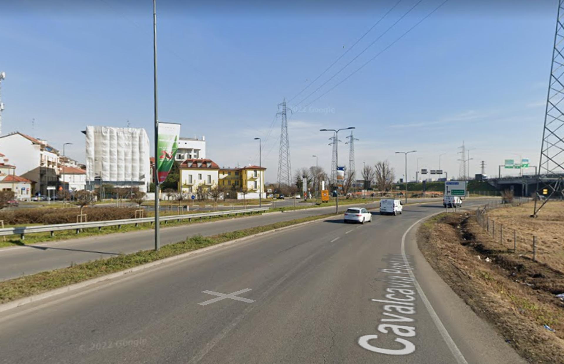 Impianto VERTICAL BANNER a Milano, in zona La quercia