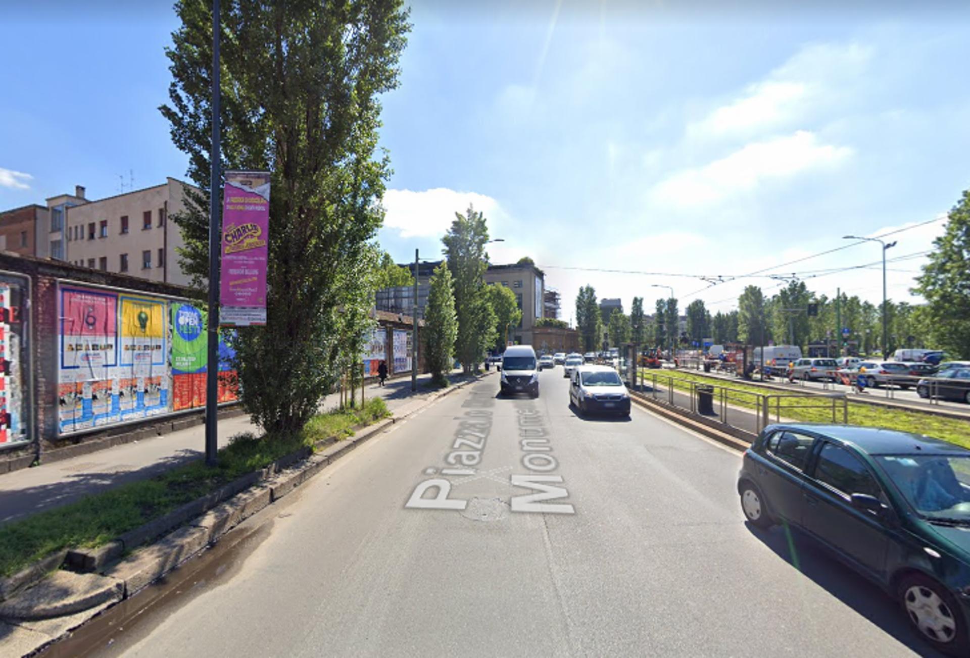 Impianto VERTICAL BANNER a Milano, in zona Myke My Kitchen
