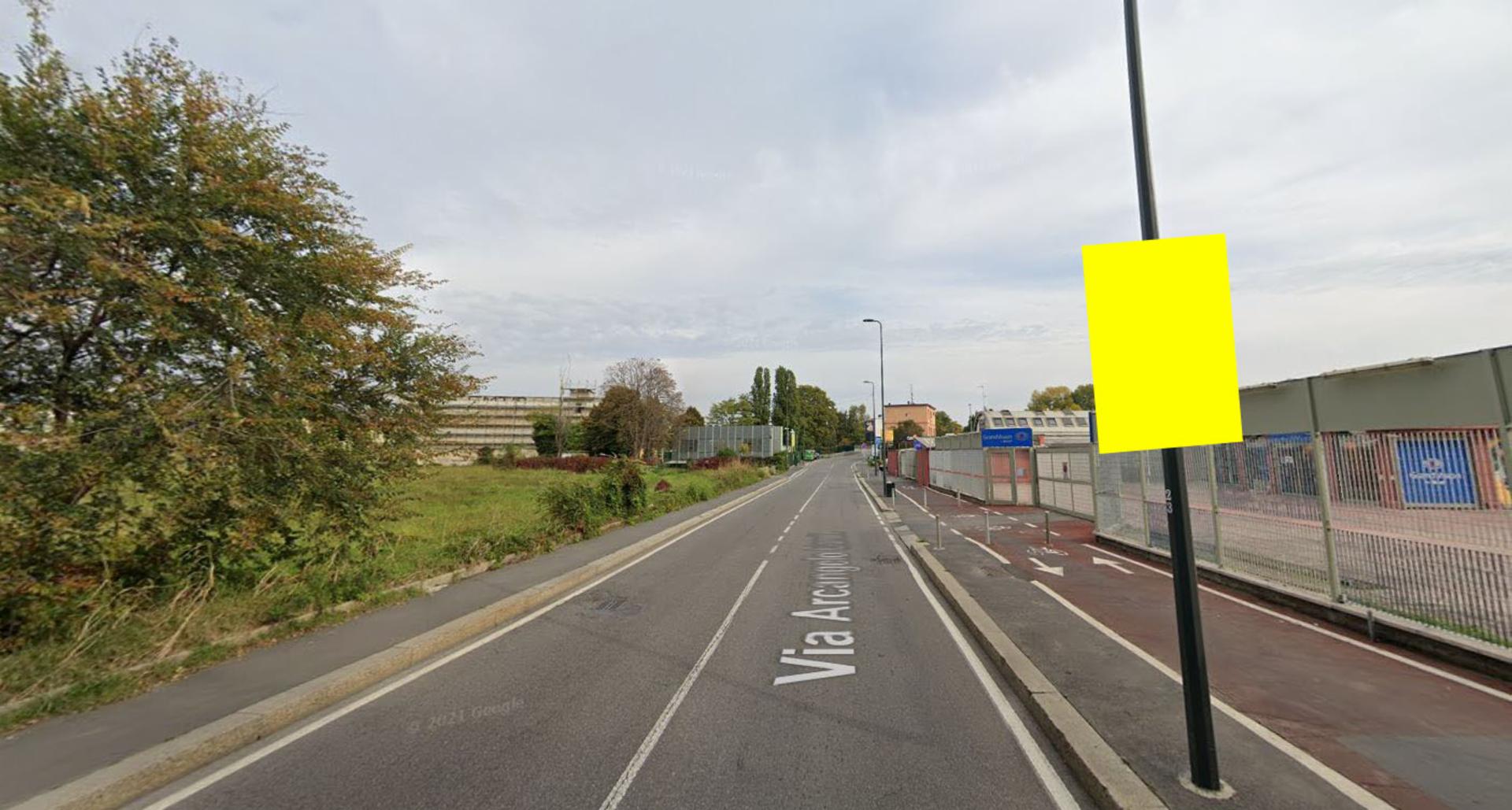 Impianto POLE MEDIA a Milano, in zona La Sidreria