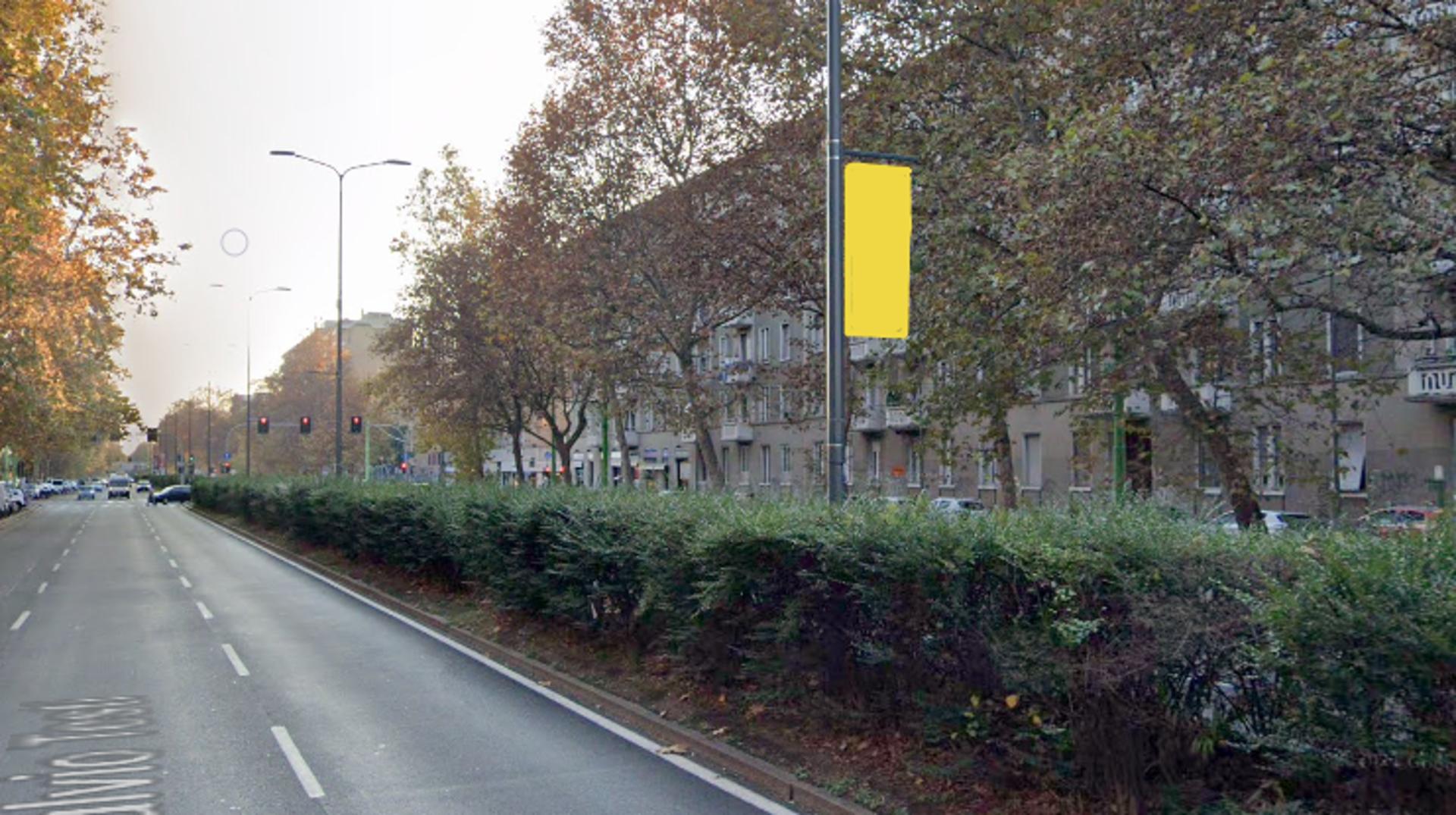 Impianto VERTICAL BANNER a Milano, in zona Angelo