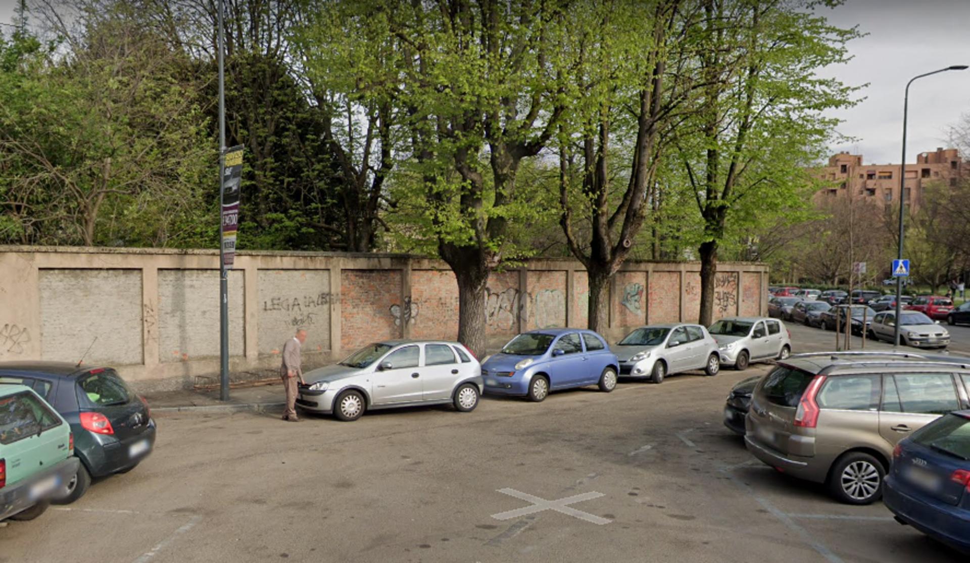 Impianto VERTICAL BANNER a Milano, in zona Adam style