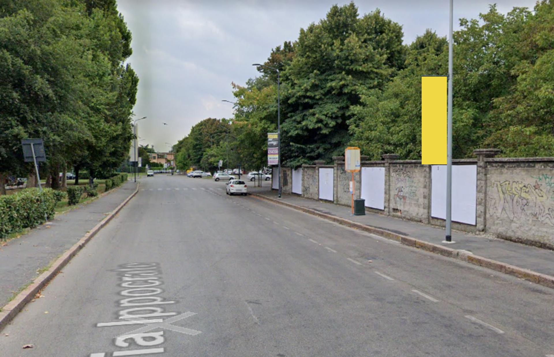 Impianto VERTICAL BANNER a Milano, in zona Adam style