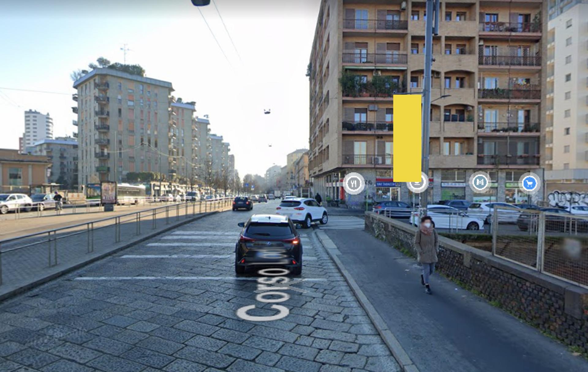 Impianto VERTICAL BANNER a Milano, in zona Alimnetari Hua Qiao