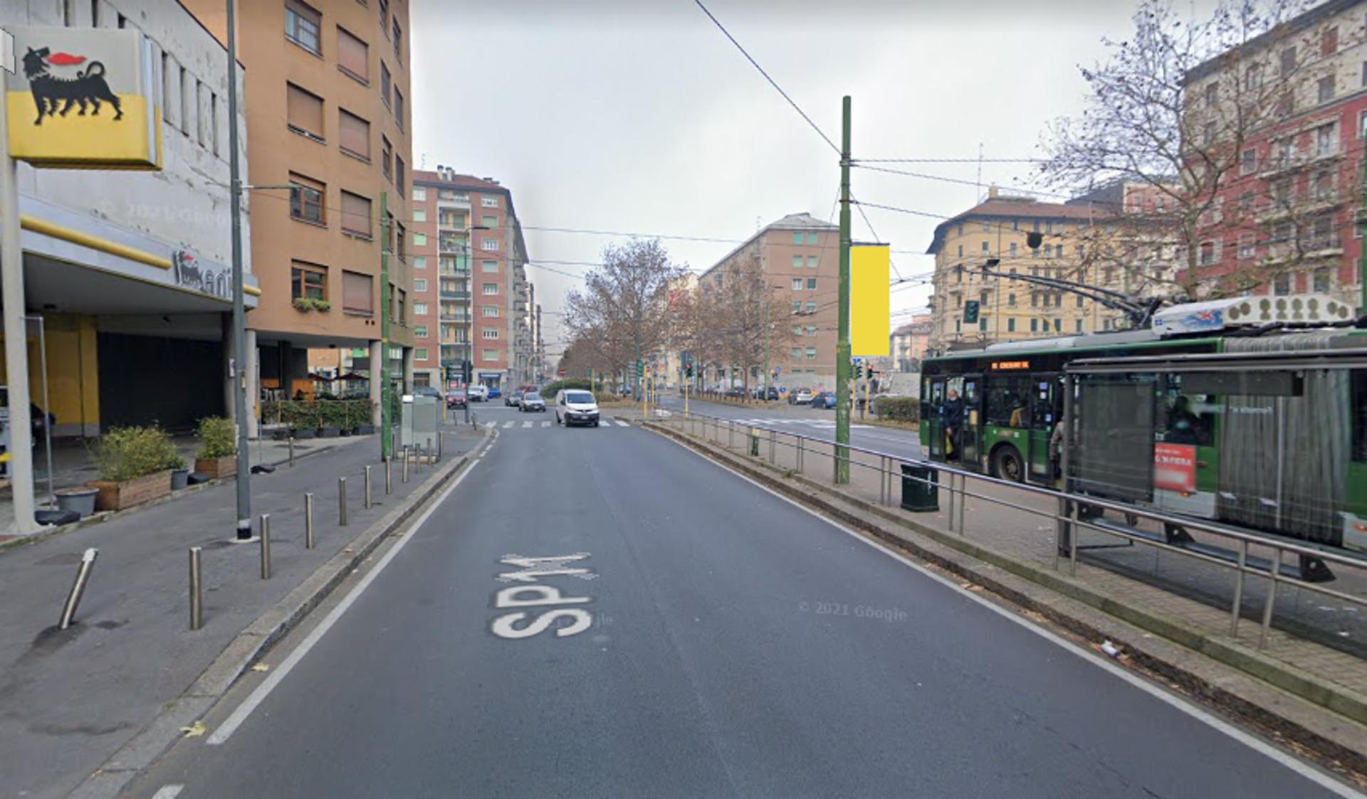 Impianto VERTICAL BANNER a Milano, in zona Ifu