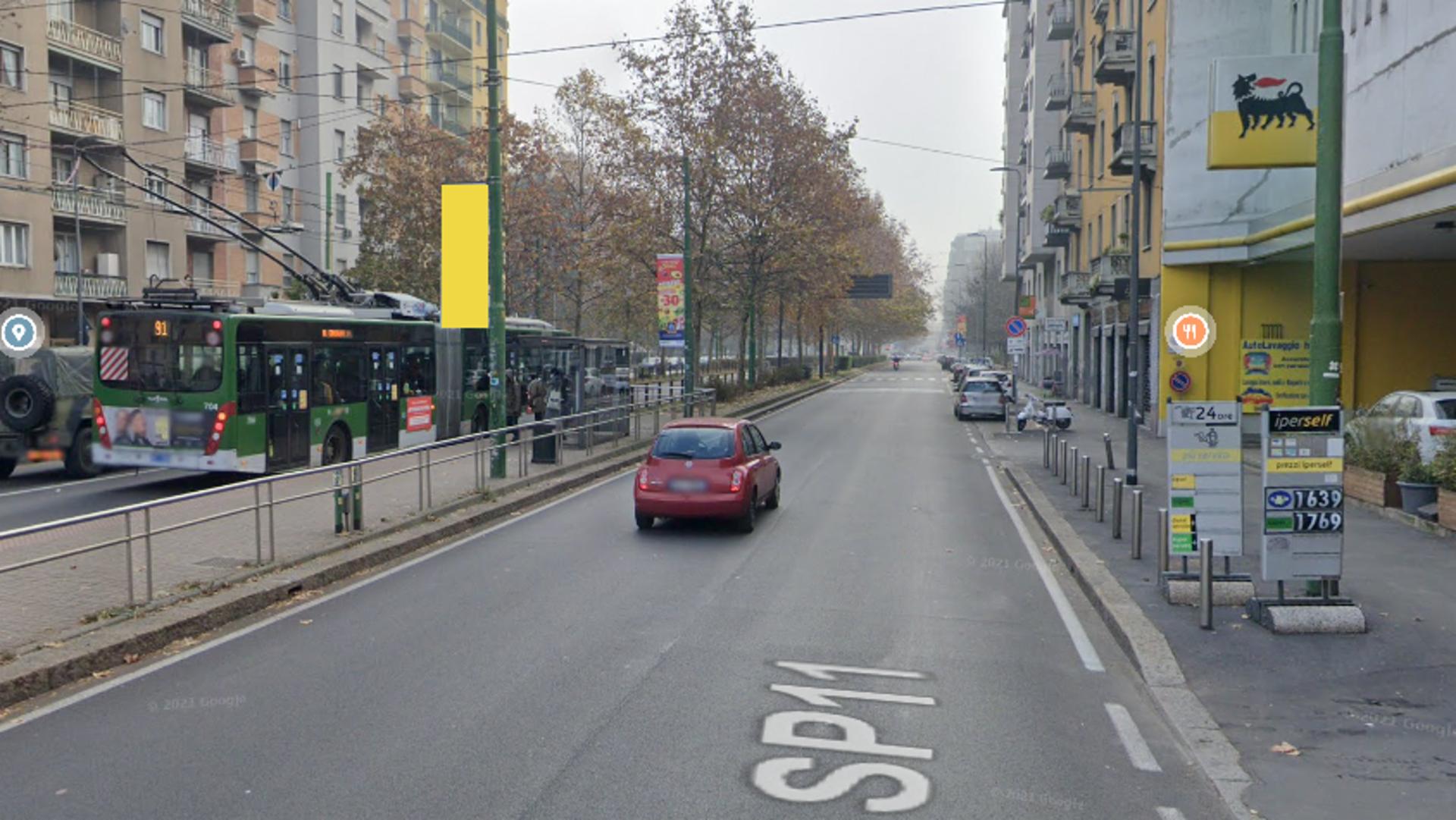 Impianto VERTICAL BANNER a Milano, in zona Ifu