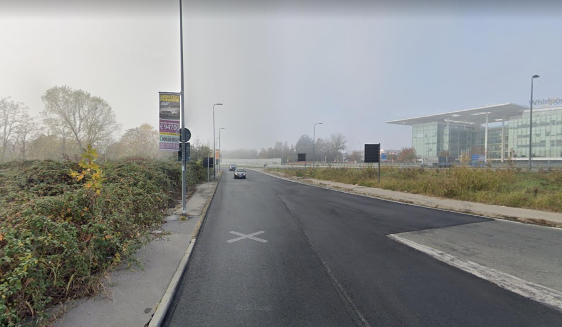 Impianto VERTICAL BANNER a Milano, in zona PENNY