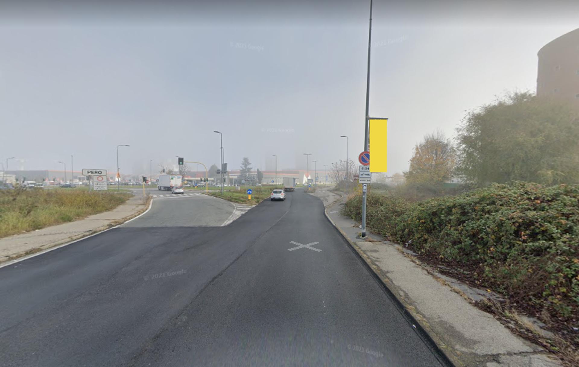 Impianto VERTICAL BANNER a Milano, in zona PENNY